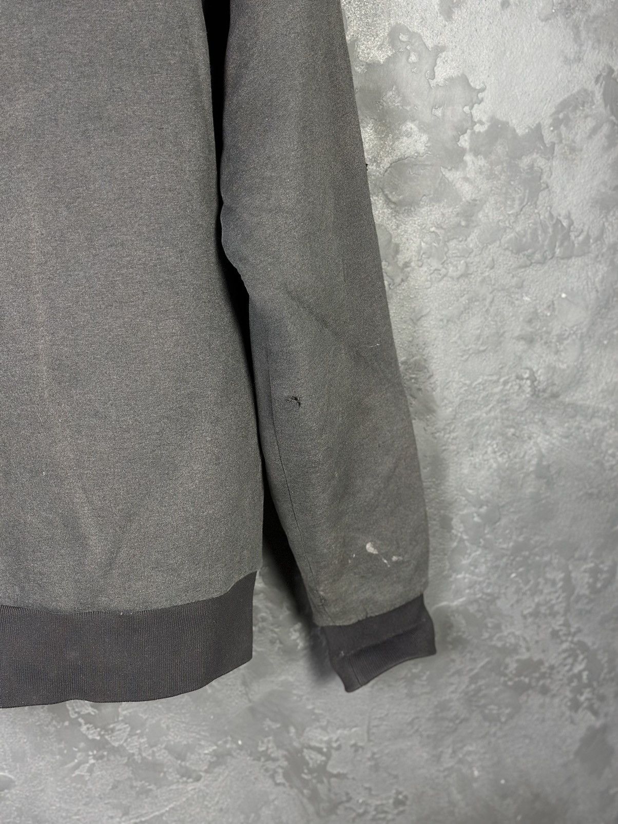 Carhartt × Vintage Vintage Carhartt Black Thermal Lined Zip Hoodie Sweatshirt Size US L / EU 52-54 / 3 - 7 Thumbnail