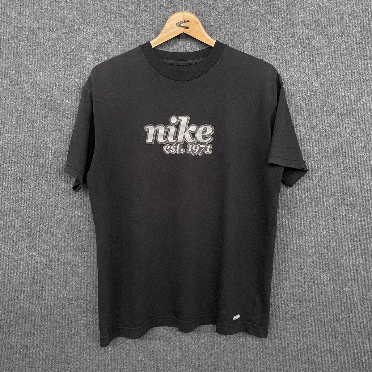 Nike × Vintage 2000s Nike Spell Out Faded Black T Shirt Size US L / EU 52-54 / 3 - 1 Thumbnail