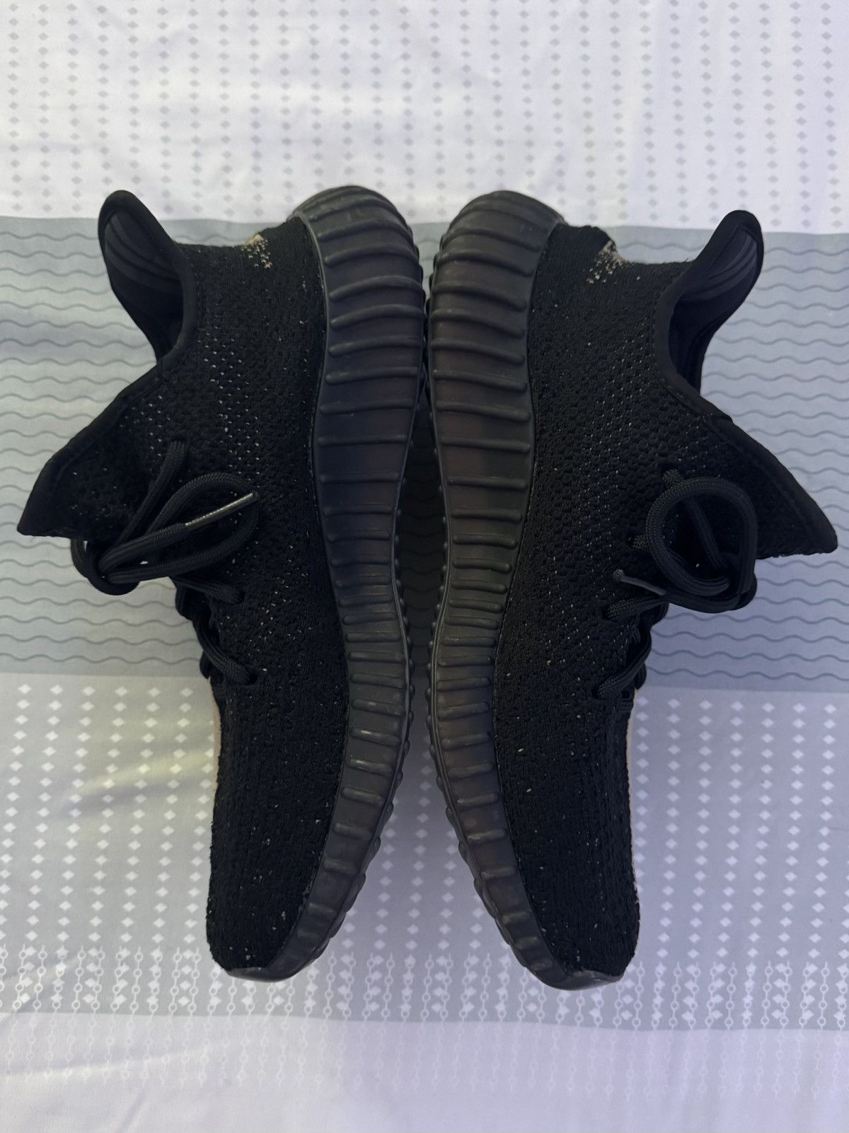 Yeezy YEEZY BOOST 350 CORE GREEN V2 Size US 9 / EU 42 - 6 Thumbnail