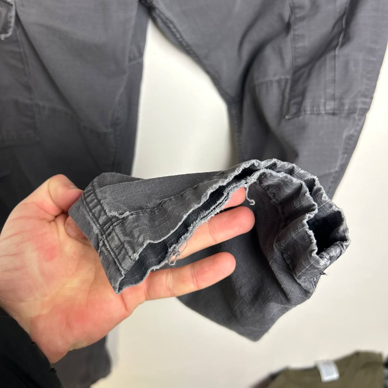 Carhartt Wip Vintage Carhartt Wip Patch Logo cargo streetwear work pants Size US 30 / EU 46 - 14 Thumbnail