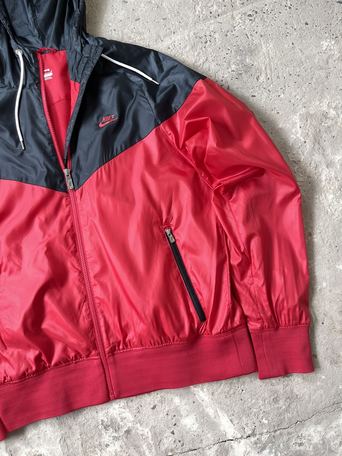 Nike Nike The Windrunner Light Hooded Zip Up Windbreaker Jacket Size US M / EU 48-50 / 2 - 4 Thumbnail