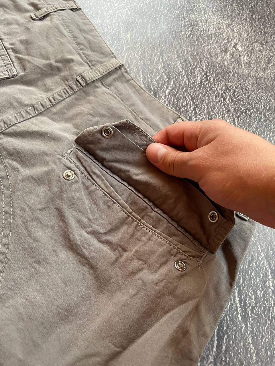 Carhartt Carhartt distressed bermuda cargo shorts Size US 34 / EU 50 - 7 Thumbnail