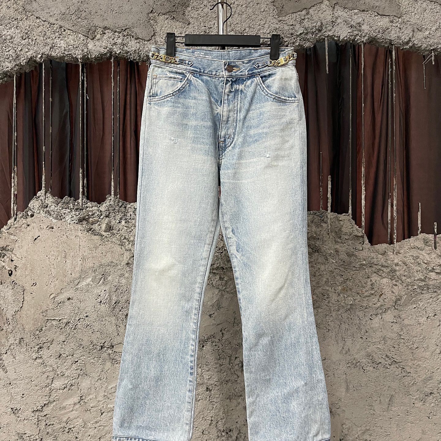 Celine CELINE Chain Detail Light Wash Jeans Size 29 Size 29" - 1 Thumbnail