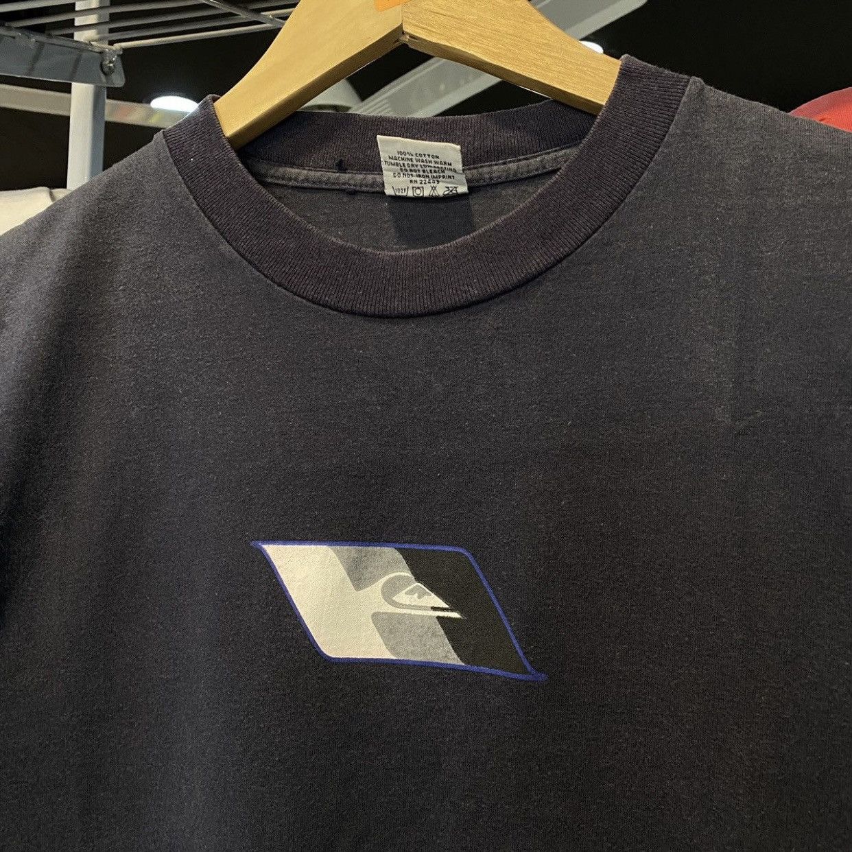 Quiksilver VTG 90s Quiksilver Big Back Logo Surf Skate Tee Size US S / EU 44-46 / 1 - 5 Thumbnail