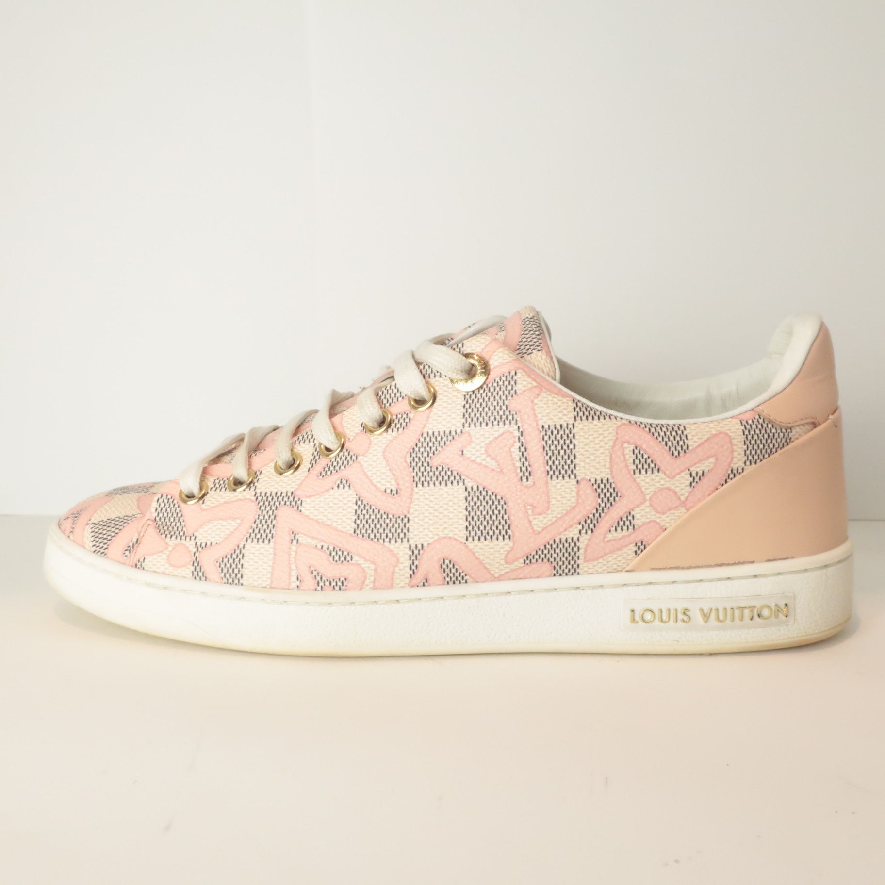 Louis Vuitton Louis Vuitton Tahitienne Pink Flower Sneakers Size US 9 / IT 39 - 11 Thumbnail
