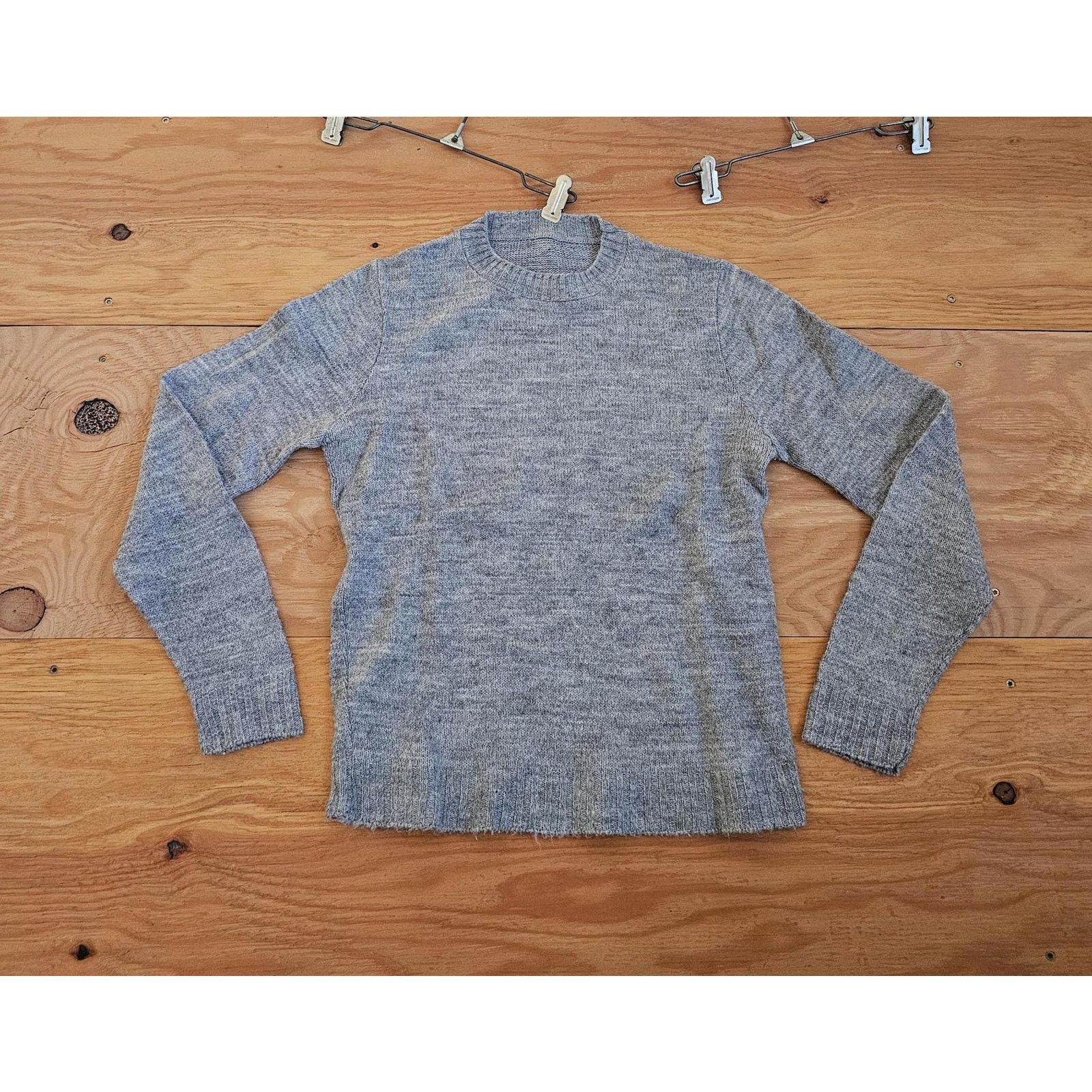 Other Vintage Gray Acrylic Blank Sweater Sz S? Crew Neck Size S / US 4 / IT 40 - 1 Thumbnail