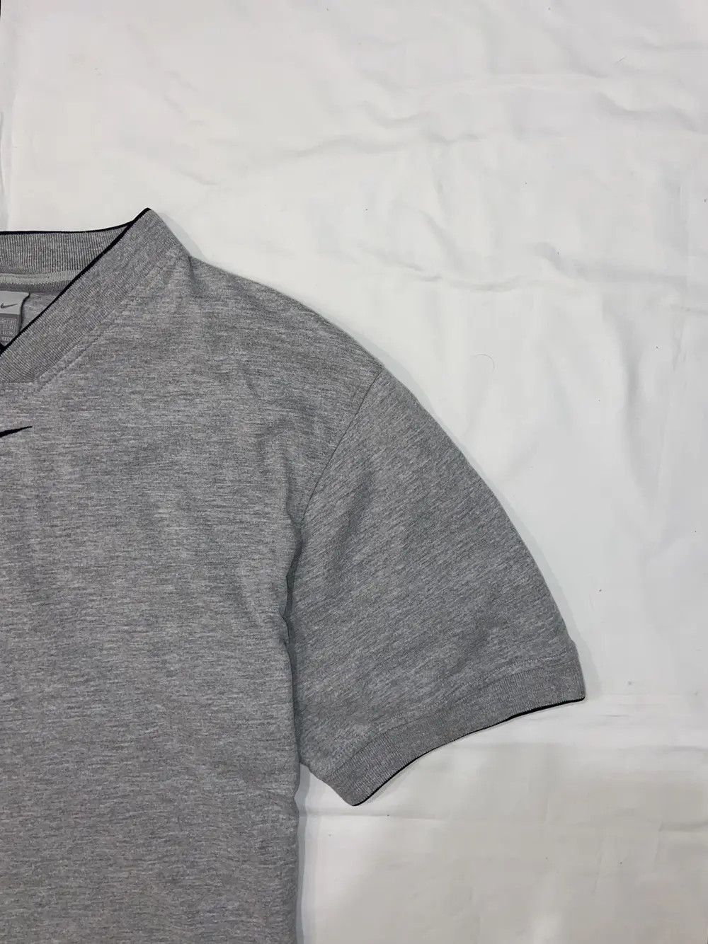 Nike VINTAGE GREY NIKE T SHIRT TEE CENTRE LOGO Y2K DRILL SWOOSH Size US L / EU 52-54 / 3 - 4 Thumbnail