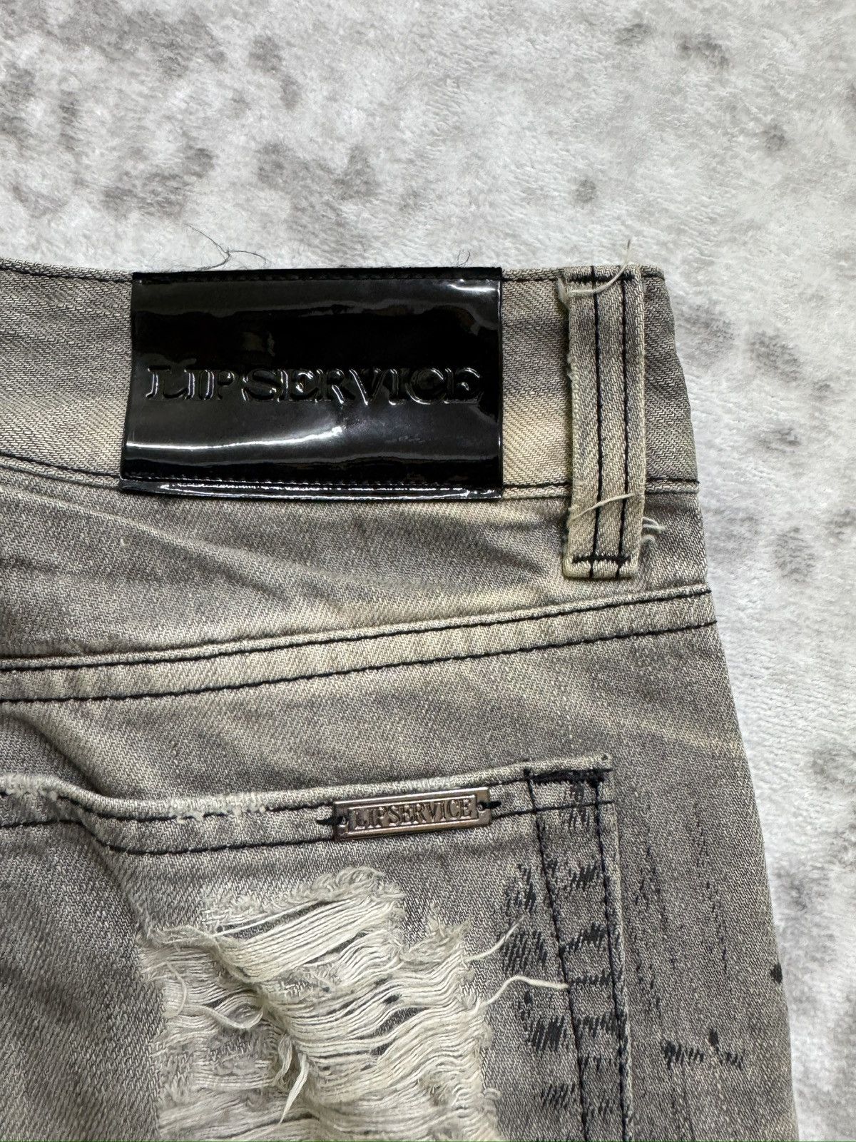 Hysteric Glamour Lip Service Distressed Thrashed Denim Y2K Slim Fit Jeans Size US 27 - 14 Thumbnail
