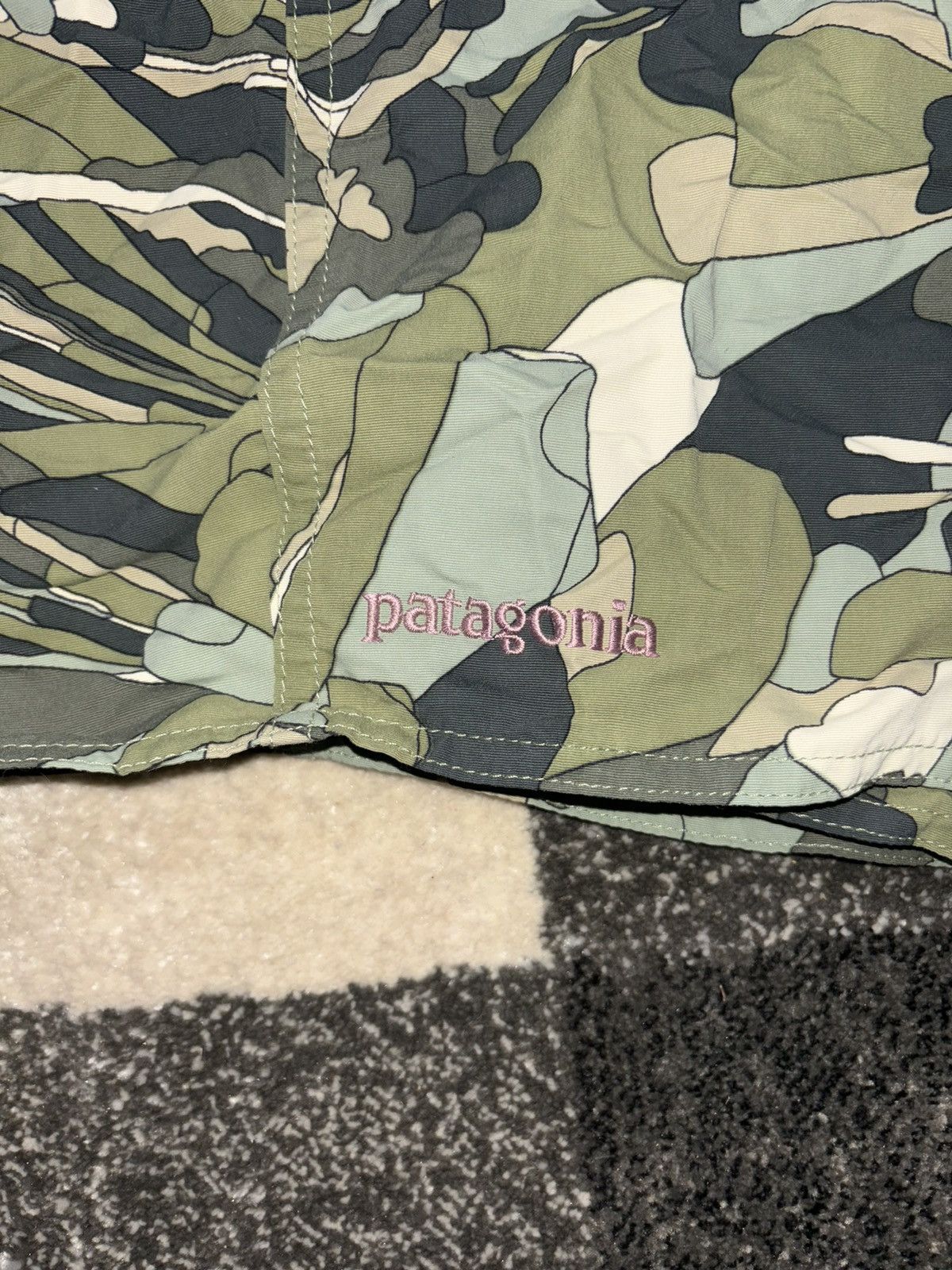 Patagonia Patagonia Floral Shorts Size US 32 / EU 48 - 4 Thumbnail