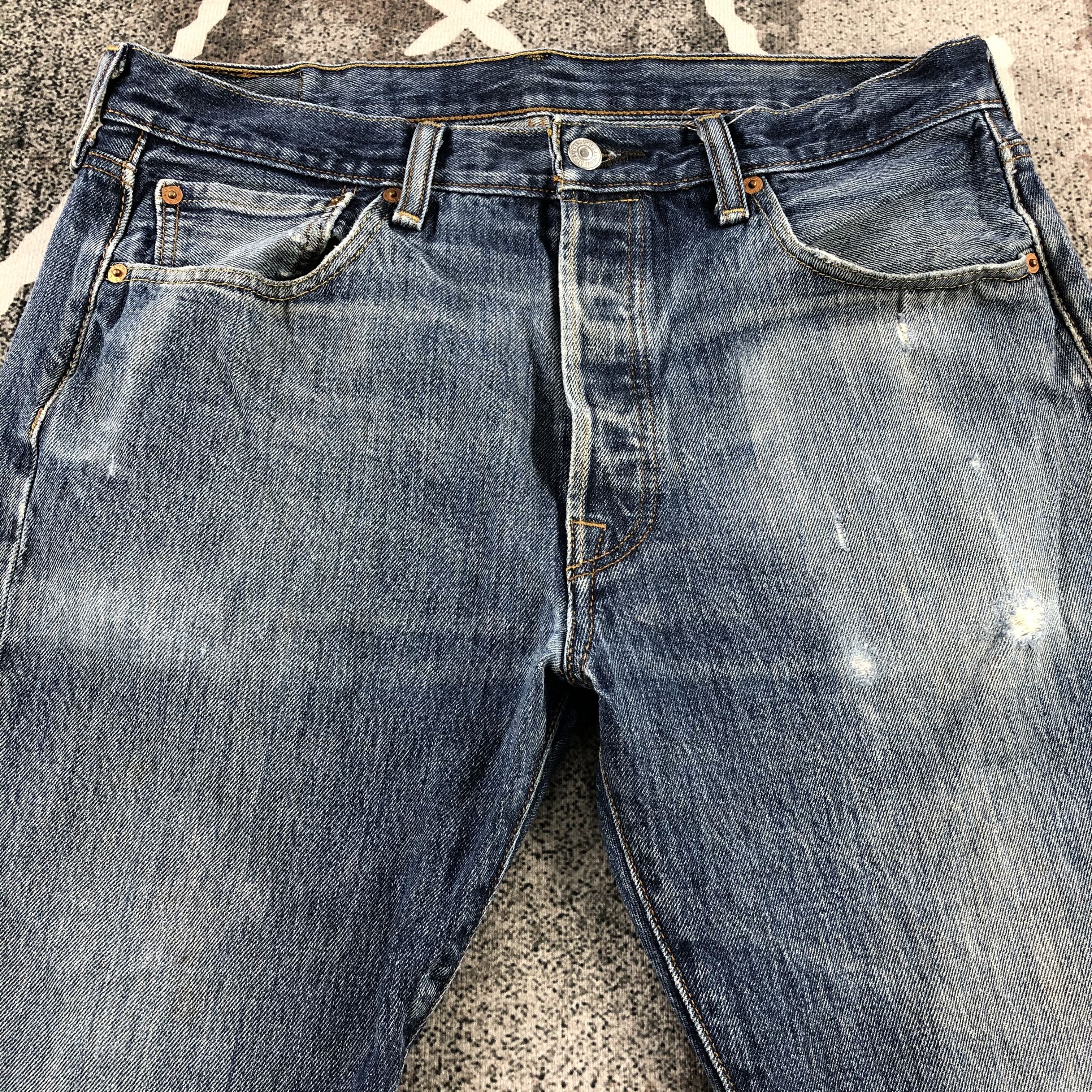 Levi's Vintage Levis 501 Jeans Blue Wash Denim KJ937 Size US 34 / EU 50 - 3 Thumbnail