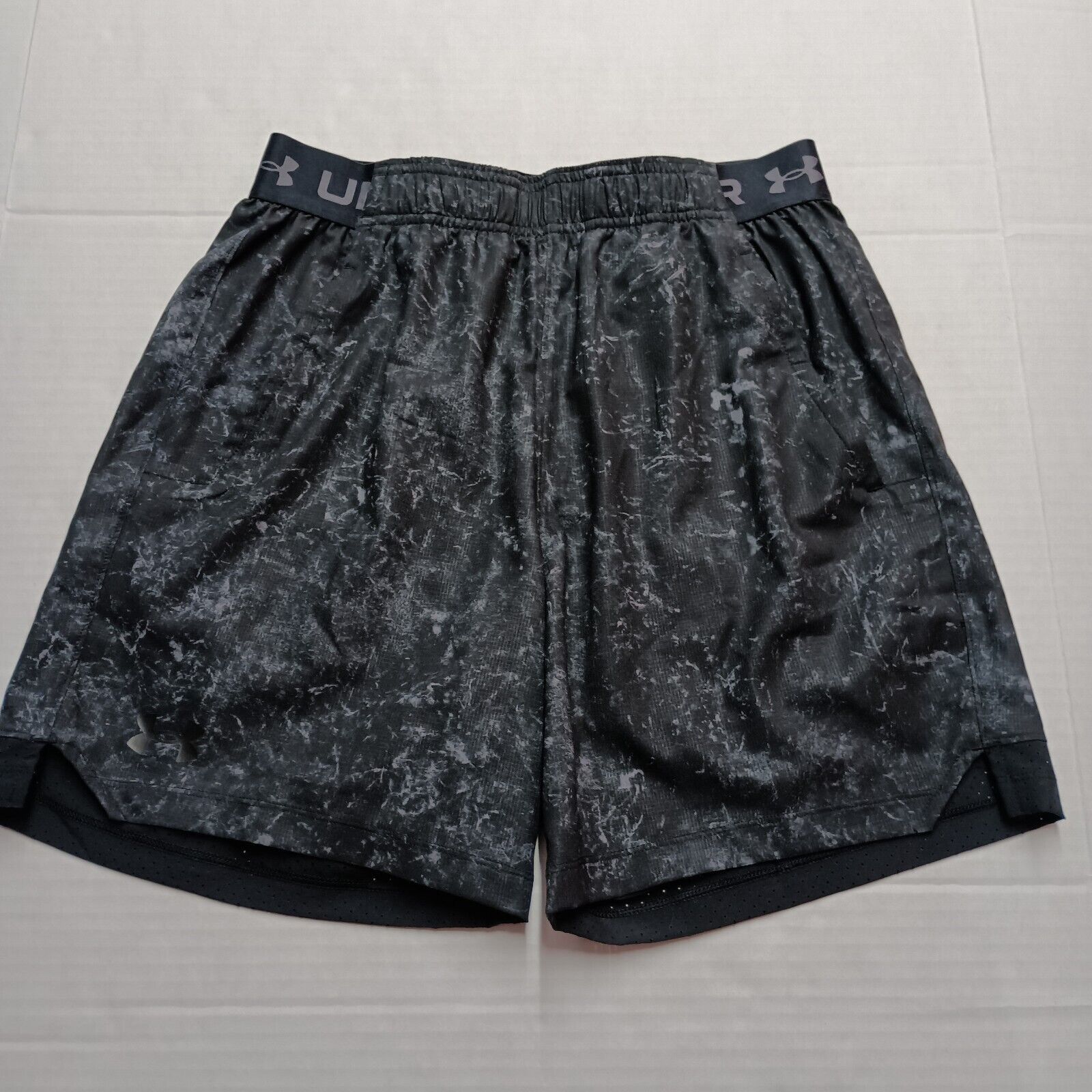 Under Armour Under Armour Men's UA Vanish Woven 6" Camo Training Shorts S Size US 28 / EU 44 - 1 Thumbnail