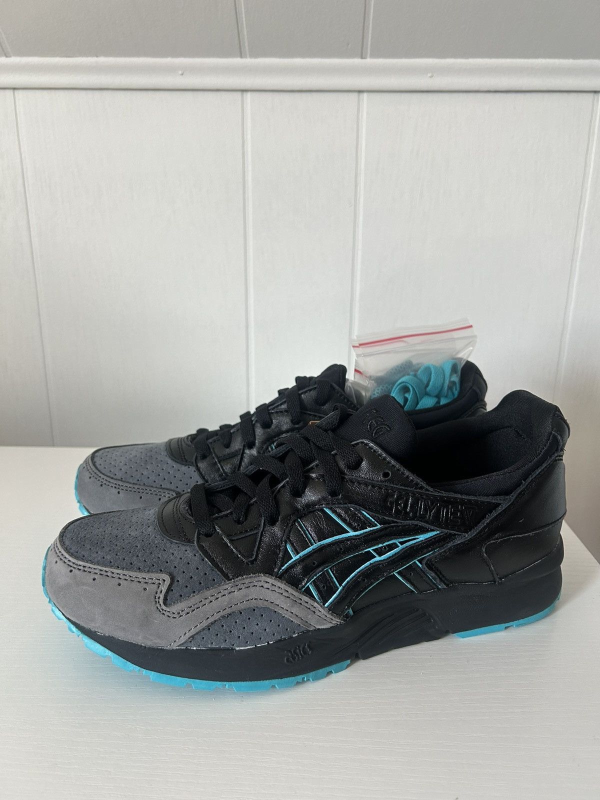 Asics × Kith Kith x ASICS Gel-Lyte V Leatherback Size US 8.5 / EU 41-42 - 2 Thumbnail