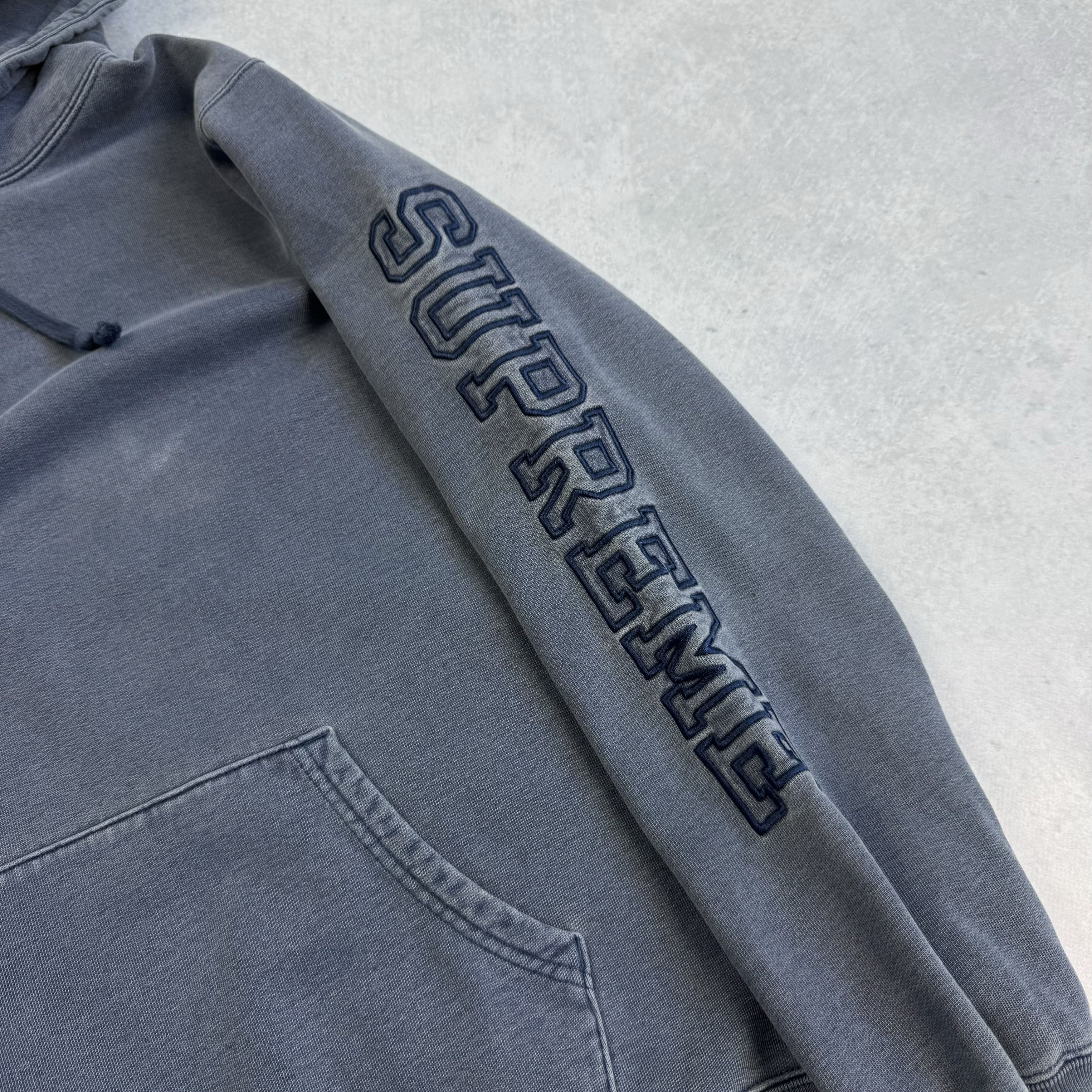 Supreme SS19 SUPREME OVERDYED SLEEVE LOGO HOODED SWEATSHIRT NAVY Size US M / EU 48-50 / 2 - 4 Thumbnail