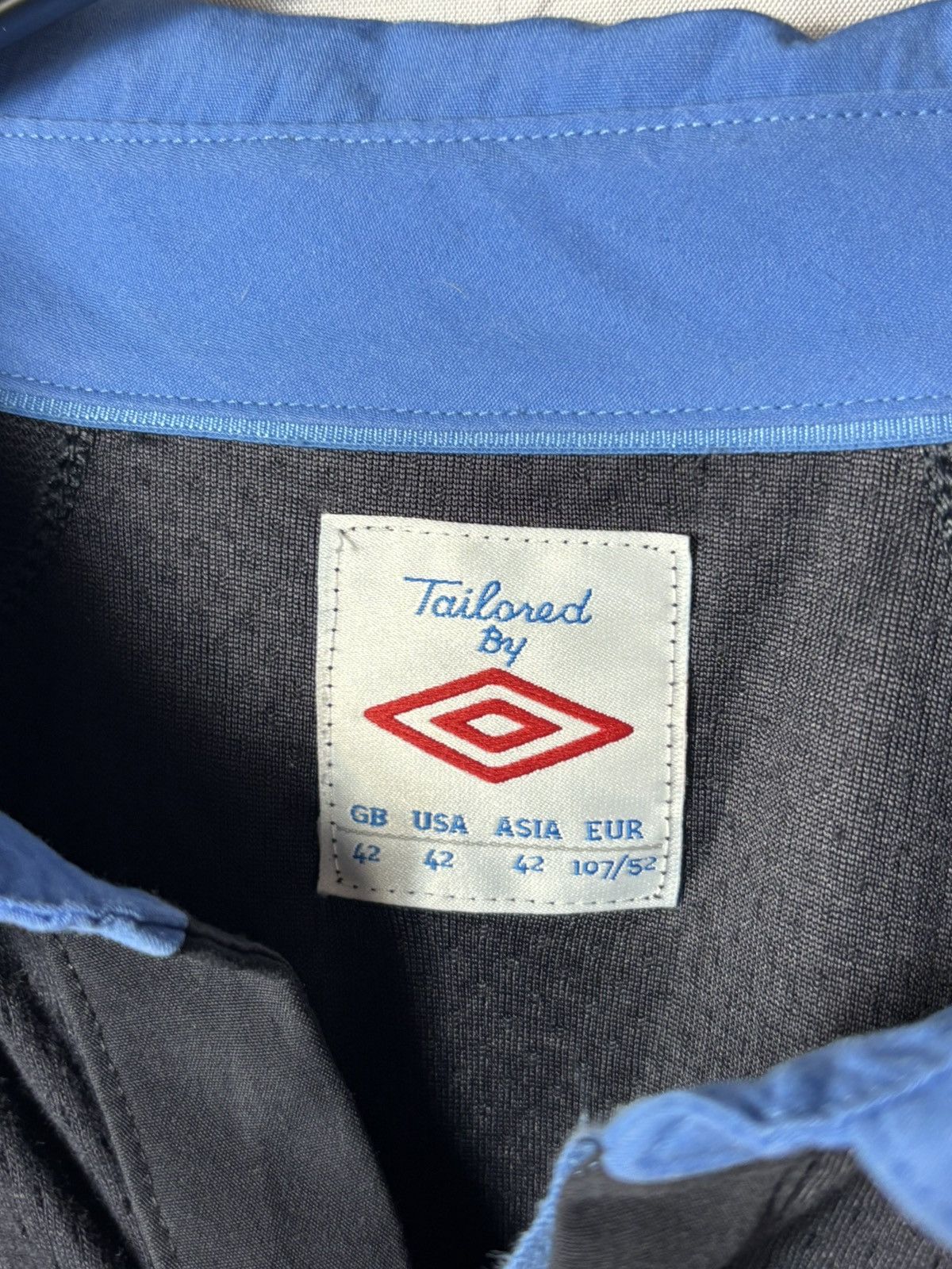 Umbro Umbro England 2011/12 Soccer Jersey Shirt Size US L / EU 52-54 / 3 - 6 Thumbnail