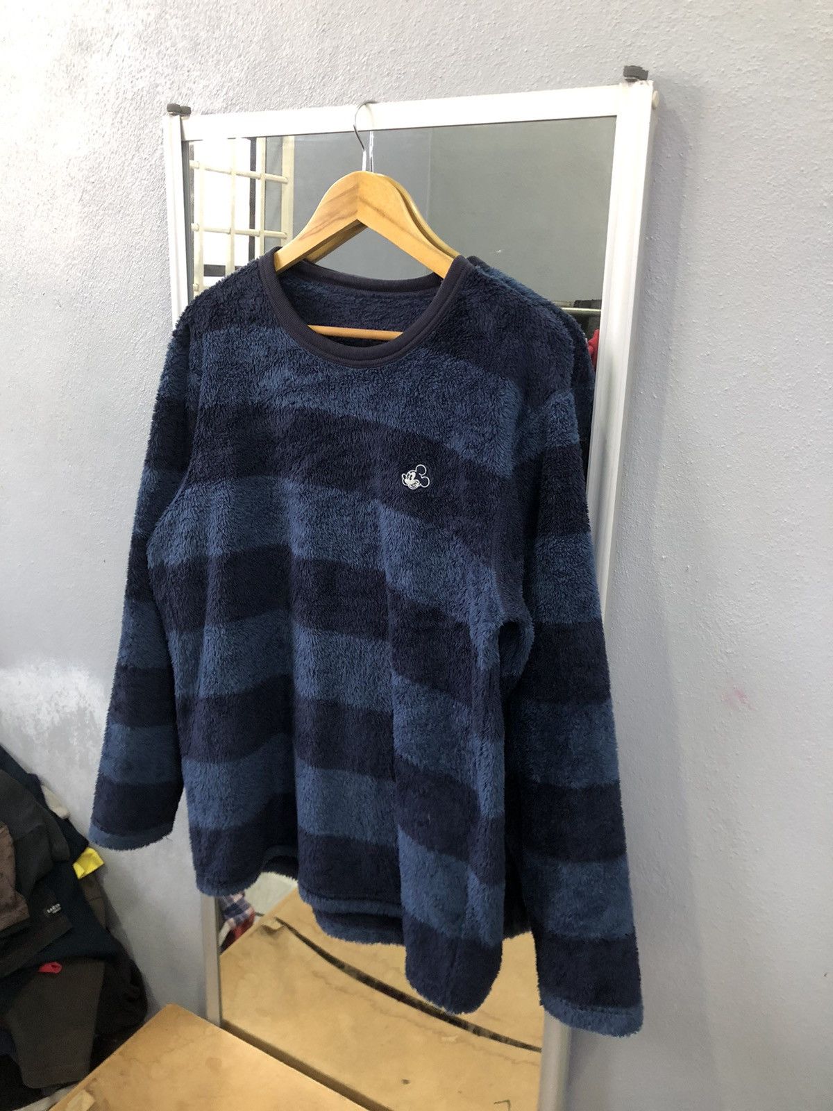 Uniqlo Disney x Uniqlo Fuzzy Stripe Mickey Sweater XL Size US XL / EU 56 / 4 - 2 Thumbnail
