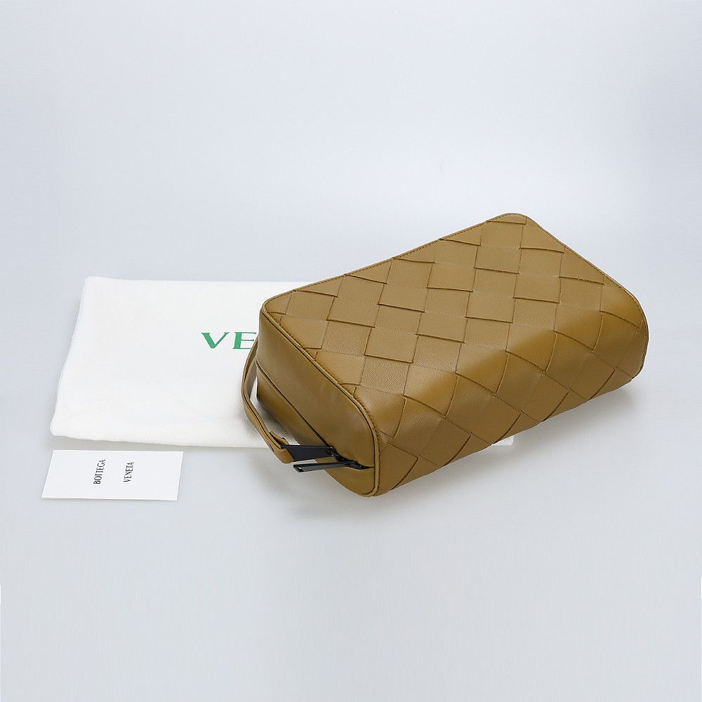 Bottega Veneta o1n1vont1124 Size: OS / Washbag in Brown Size ONE SIZE - 6 Thumbnail