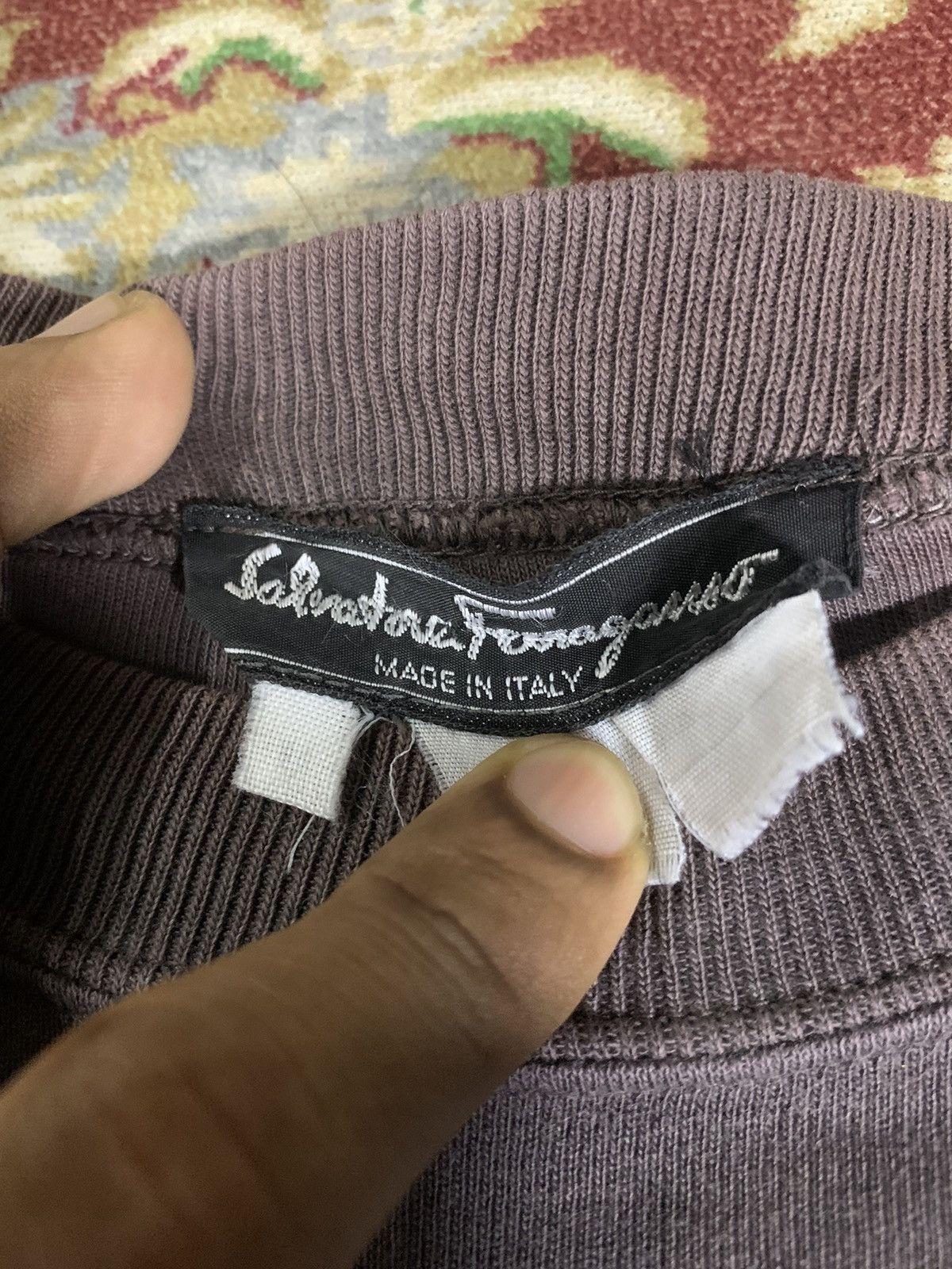 Salvatore Ferragamo × Vintage 90s SALVATORE FERRAGAMO EMBROIDERED LOGO SWEATSHIRT FADED Size US M / EU 48-50 / 2 - 6 Thumbnail