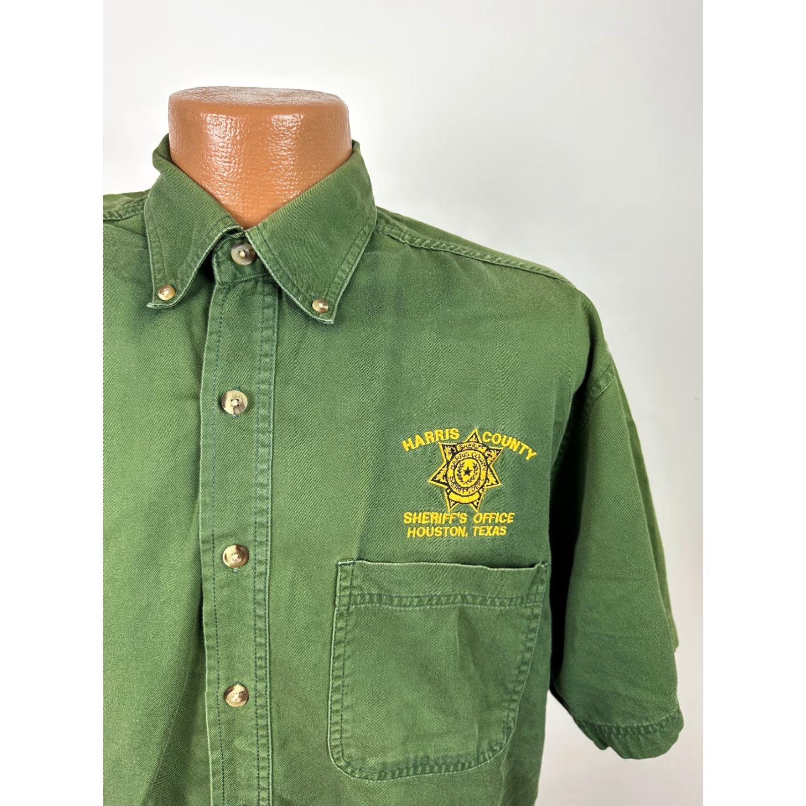 Olive VINTAGE Police Shirt Sheriff Badge Button-Down Olive Green M Men Cotton Twill Embroidered 90s Sheriff Department Flag Accent, US Styling Size US M / EU 48-50 / 2 - 2 Thumbnail