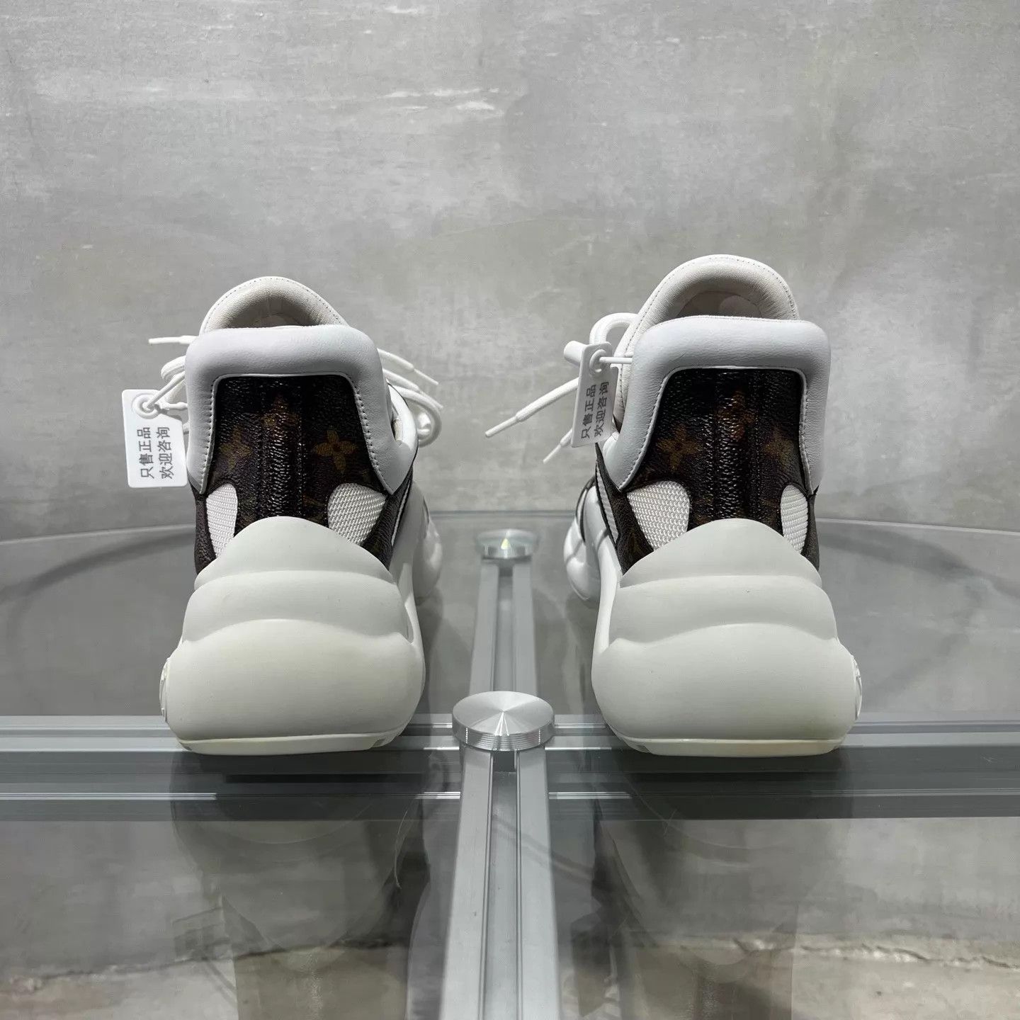 Louis Vuitton LV Archlight wb monogram dad shoes UK2.5/36.5 Size US 6 / IT 36 - 6 Thumbnail