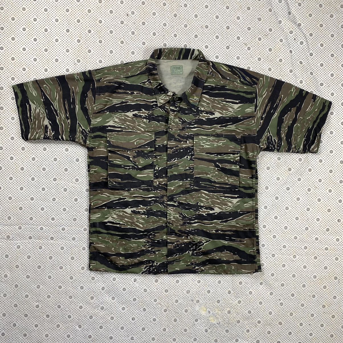 Vintage Tiger stripes customade button up shirt Size US L / EU 52-54 / 3 - 1 Thumbnail