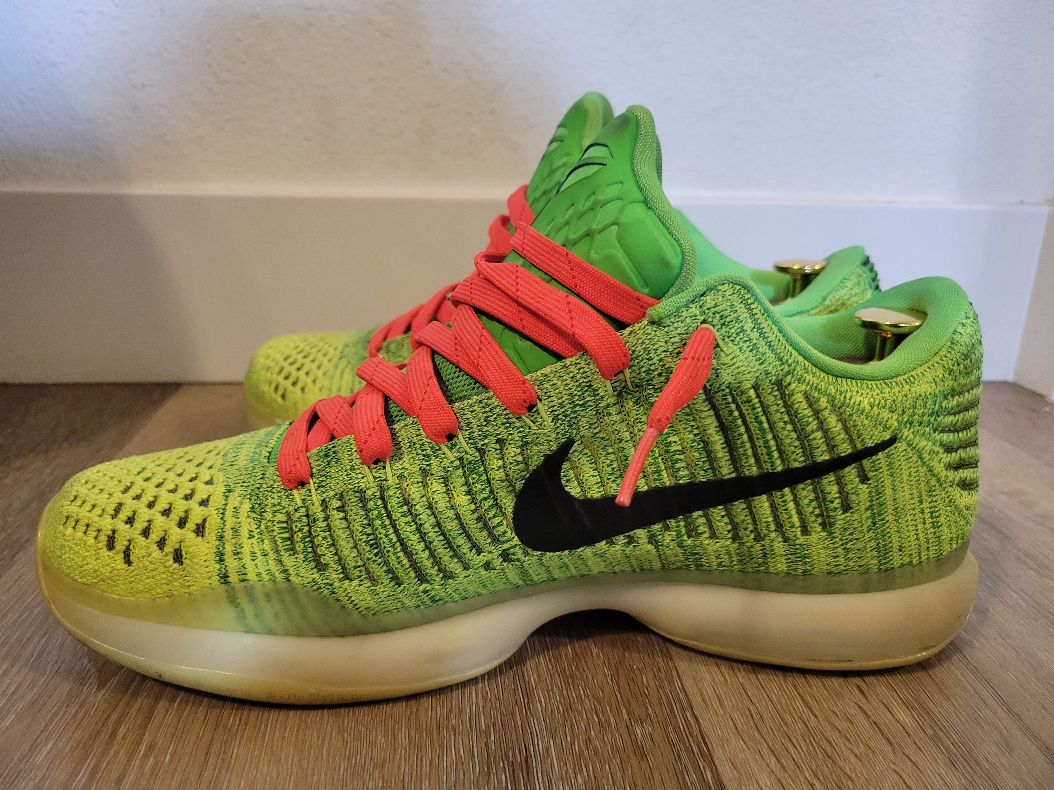 Nike Nike ID Kobe x "grinch" Size US 10 / EU 43 - 2 Thumbnail
