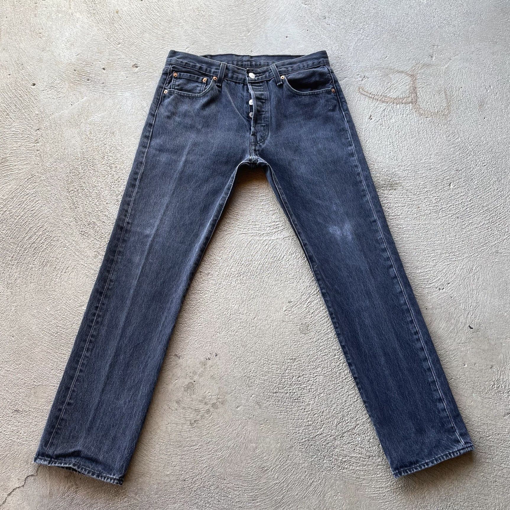Levi's Levi's 501 Jeans Mens 33x30 Black Straight Denim Pants 90s Grunge USA Size US 33 - 4 Thumbnail