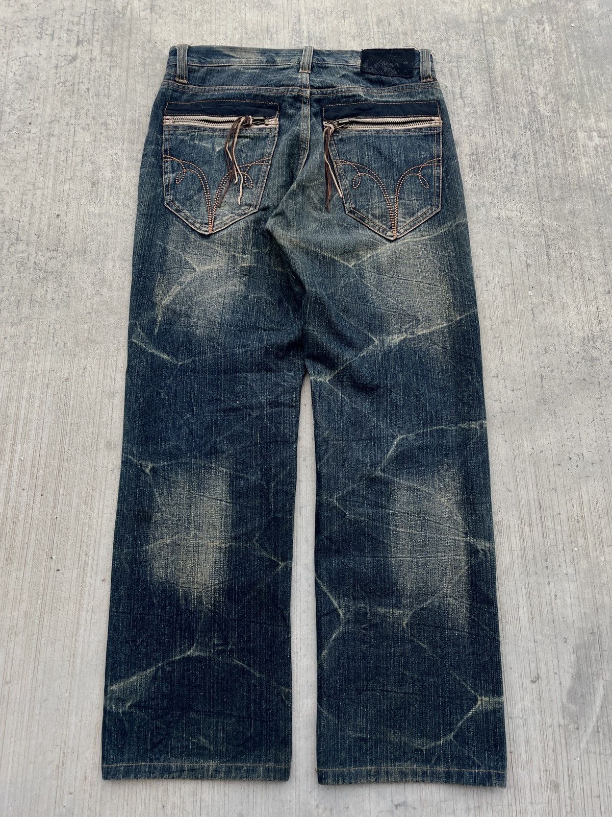Japanese Brand 2000s JAPANESE BRAND RUSTY DISTRESSED UNIQUE BACKPOCKET JEAN Size US 30 / EU 46 - 4 Thumbnail