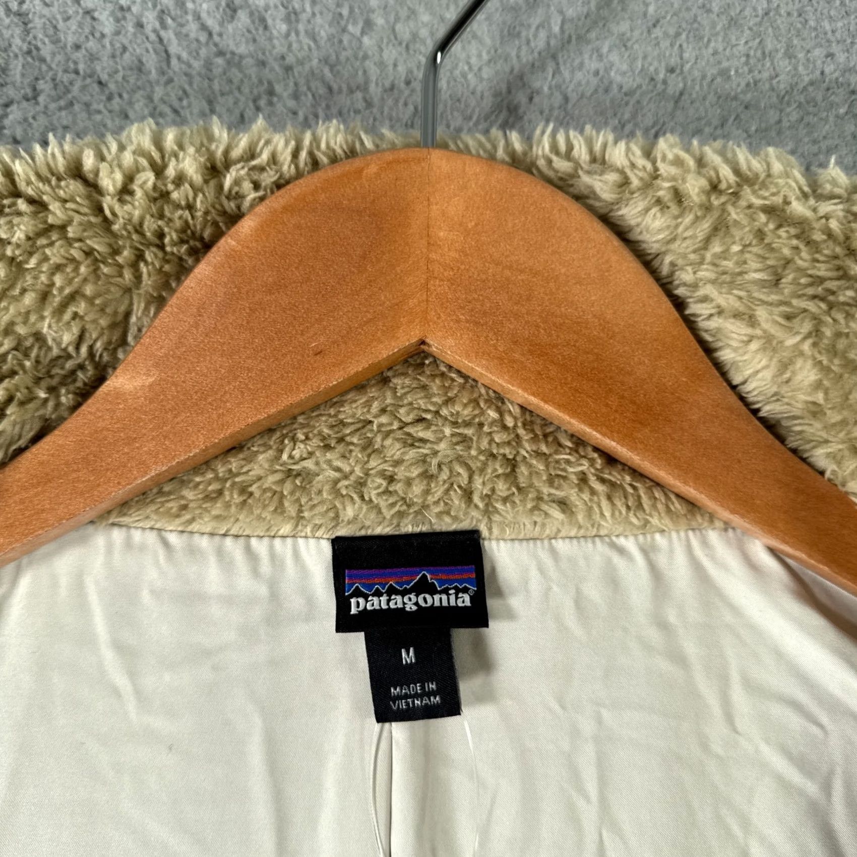Patagonia Patagonia Vest Womens Medium Beige Los Gatos Fleece Sherpa Full Zip Pocket Retro Lacking N/A Size M / US 6-8 / IT 42-44 - 4 Thumbnail