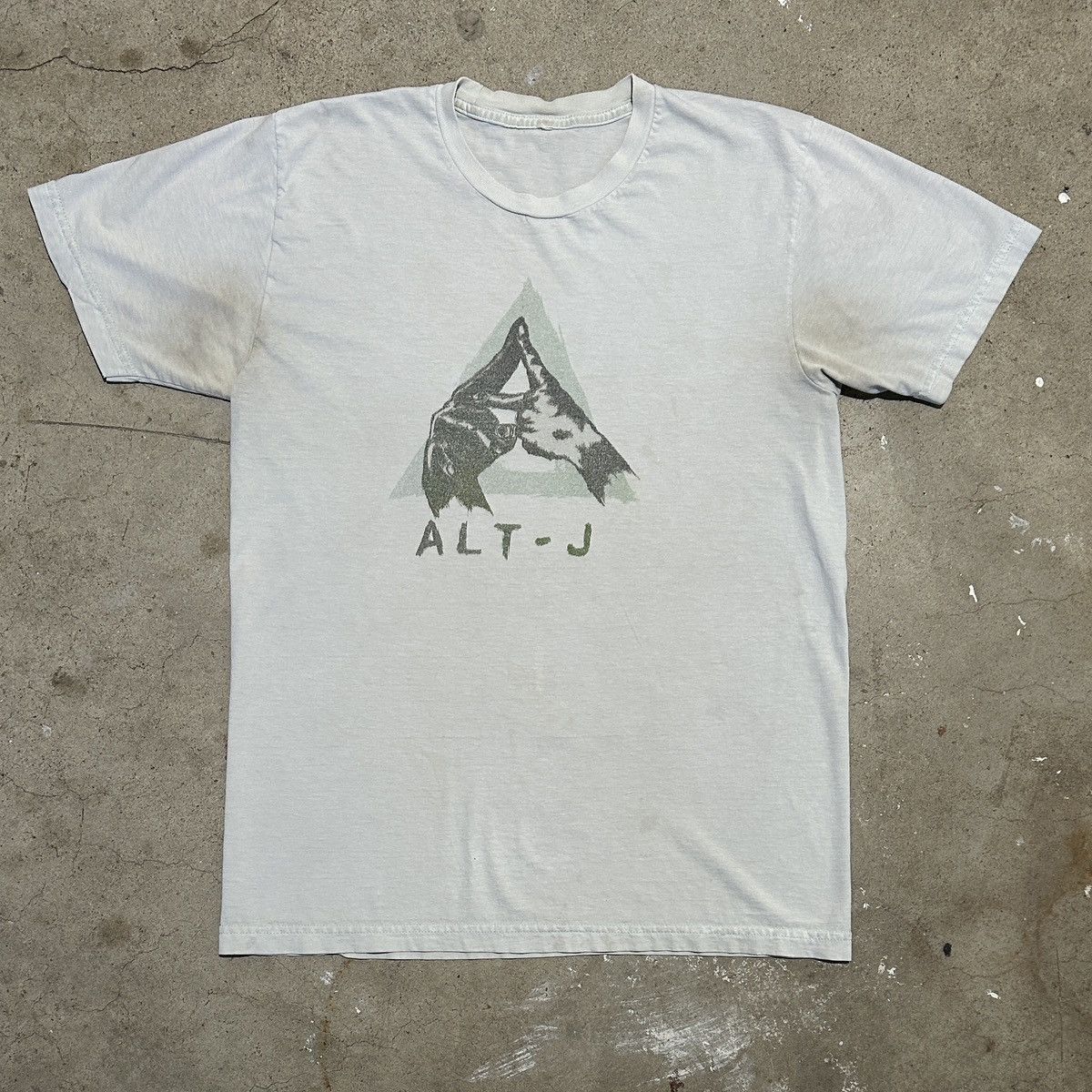 Band Tees Alt-J Band Tee Hand Symbol Triangle Logo Graphic T-Shirt Size US M / EU 48-50 / 2 - 1 Thumbnail