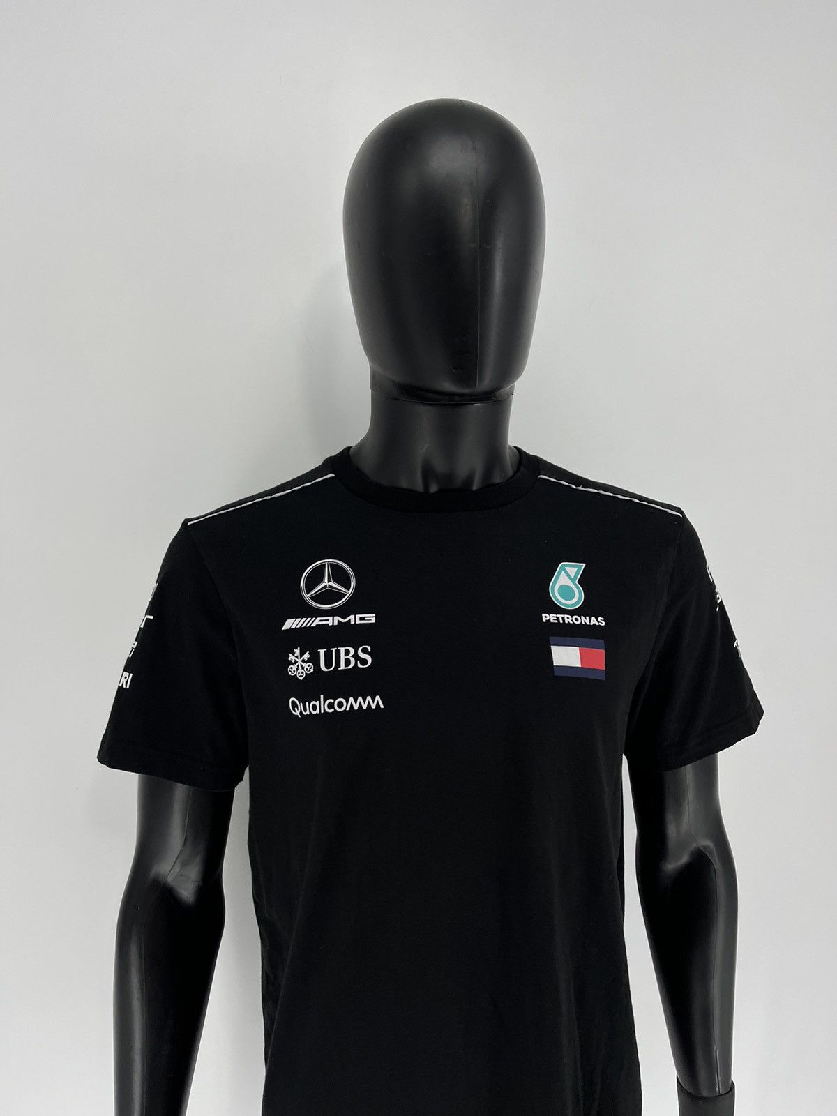 Mercedes-Benz × Vintage Vintage Mercedes Benz AMG Petronas Tommy Hilfiger Racing Tee Size US L / EU 52-54 / 3 - 3 Thumbnail