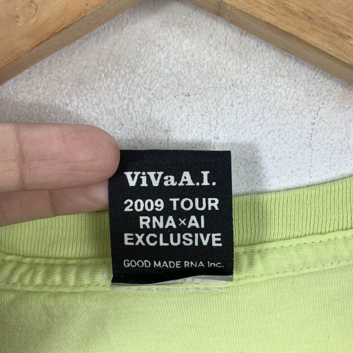 Japanese Brand VIVA AI 2009 Tour RNA x A.I Exclusive Japanese Band Tshirt Size US M / EU 48-50 / 2 - 6 Thumbnail