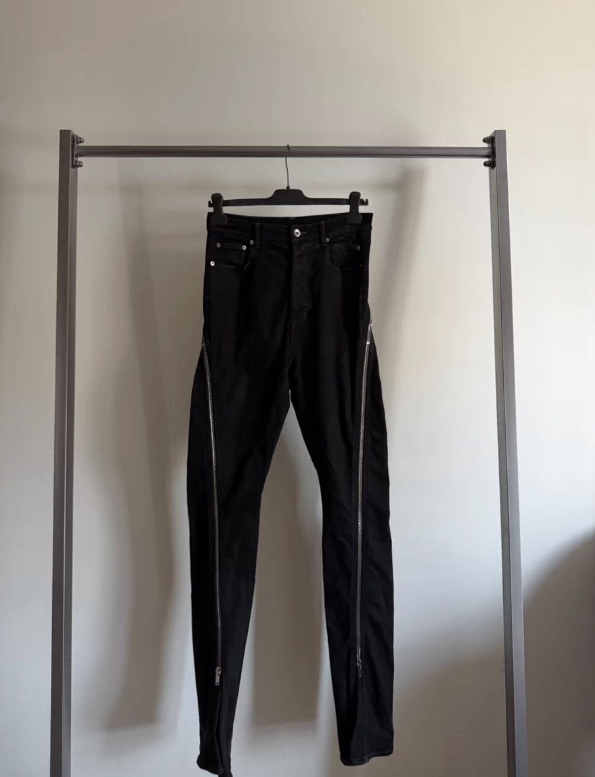 Rick Owens Rick Owens Drkshdw Black Waxed Denim Zip Banana Pants Size US 29 - 1 Thumbnail