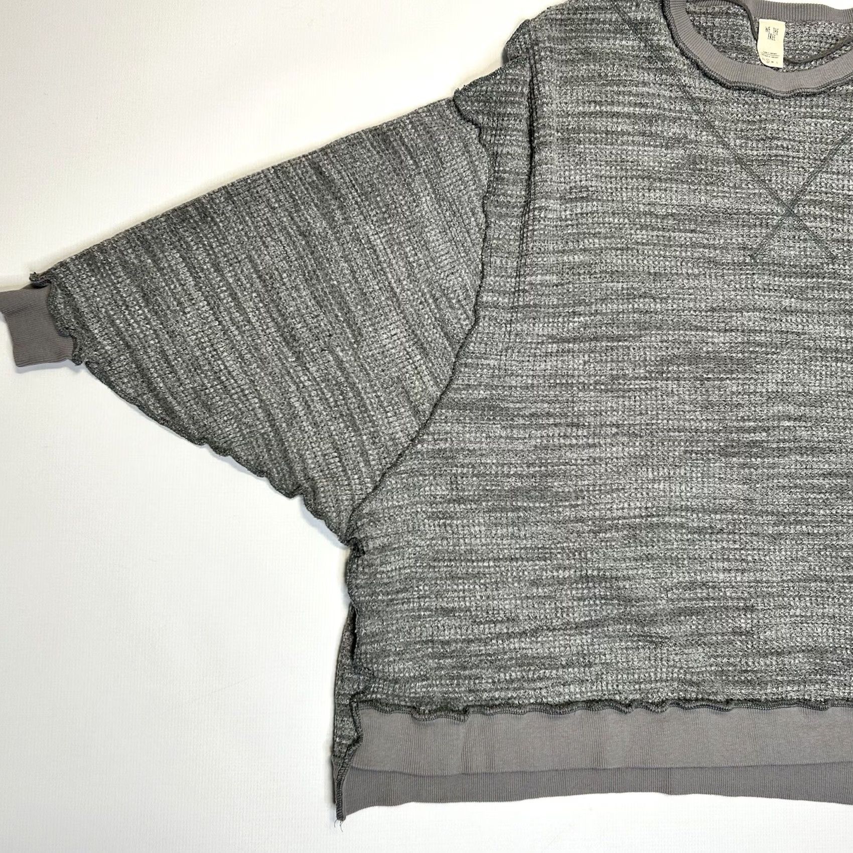 Vintage We the Free People Thermal Waffle Knit Top Shirt Gray Small Oversized Dolman Sleeve Round Neck Blouse Women Fall Winter Bohemian Size S / US 4 / IT 40 - 2 Thumbnail