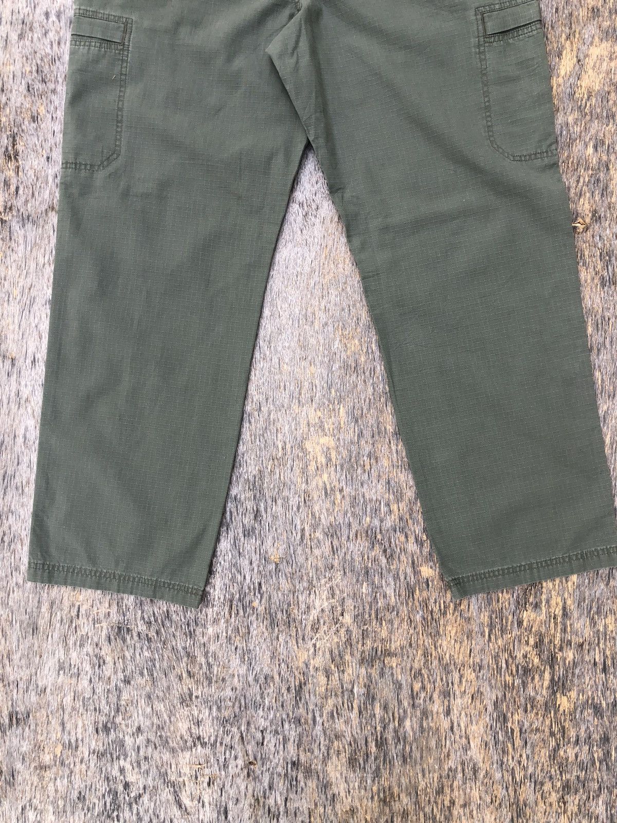 Japanese Brand Very rare Green Cargo Pants Baggy Pattern W33 x L40 Size US 33 - 12 Thumbnail