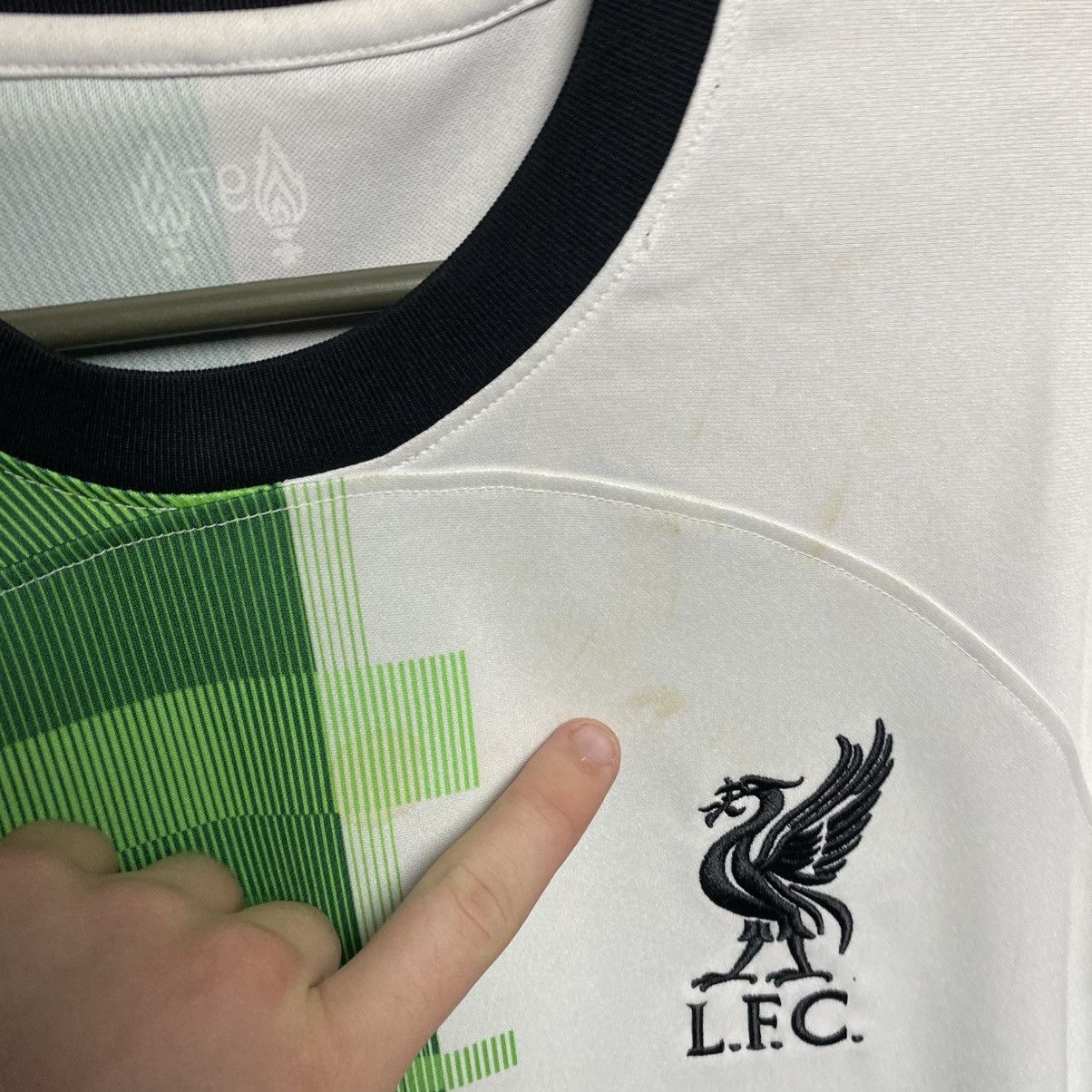 Nike Mens Nike Liverpool 2019 Sport football jersey Size US M / EU 48-50 / 2 - 8 Thumbnail
