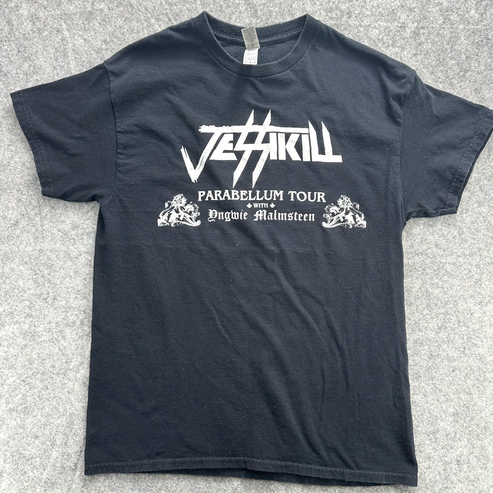 Gildan Jessikill Parabellum Tour Shirt Mens Medium Black Band Concert Yngwie Malmsteen Shirt Mens Black Logo Tour Rock Metal Jettkill Graphic Print 90s? Size US M / EU 48-50 / 2 - 2 Thumbnail