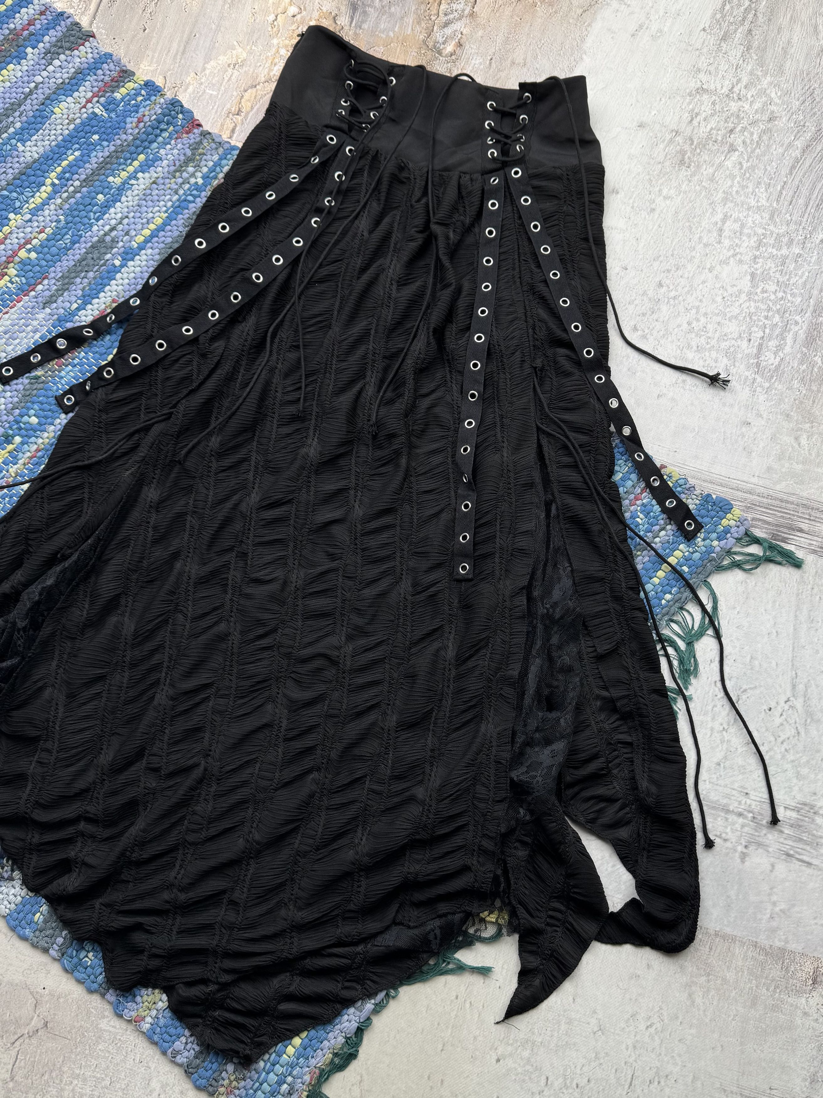 Vintage Vintage Goth Flare Skirt With Bondage A671(211)D15 Size 27" / US 4 / IT 40 - 3 Thumbnail
