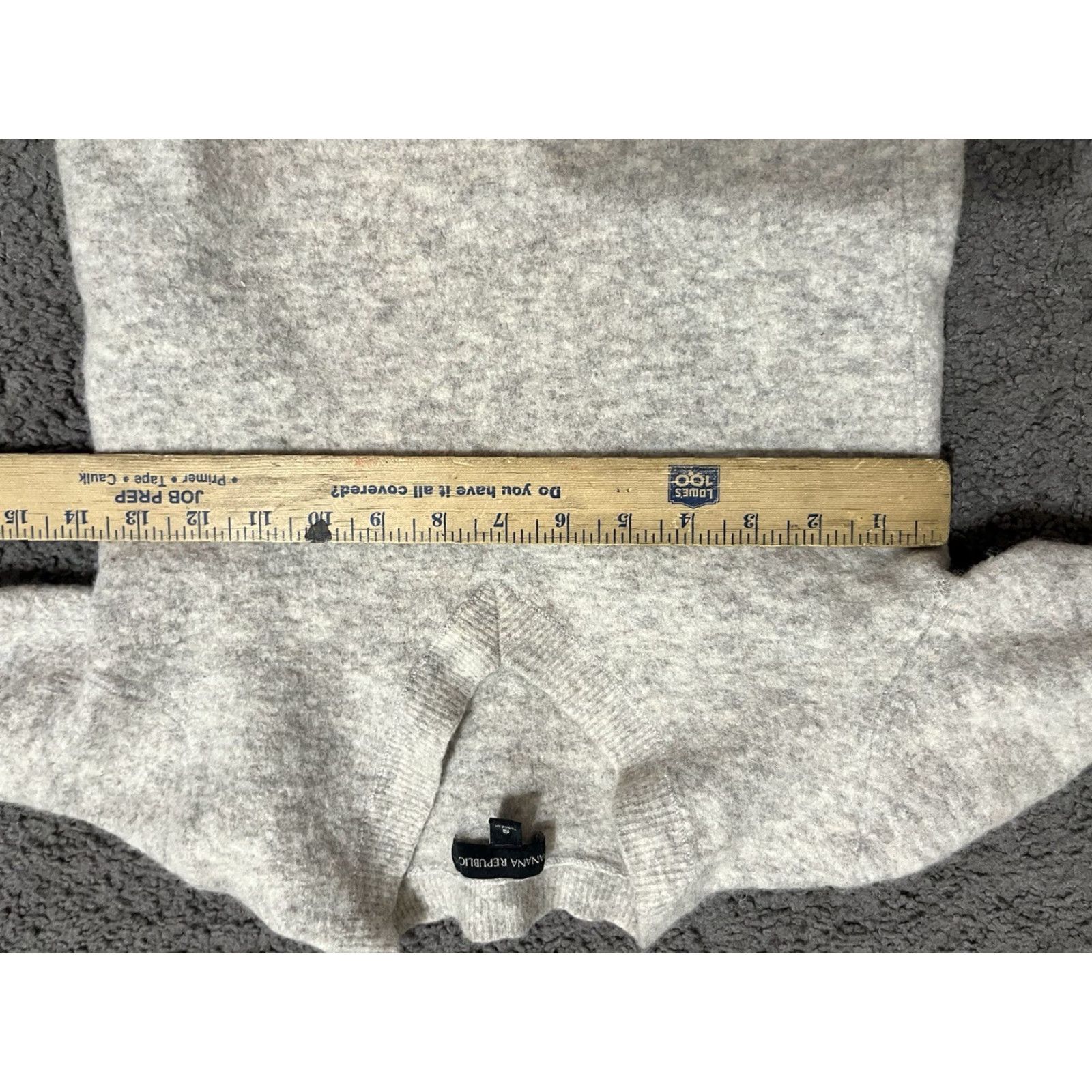 Banana Republic Banana Republic Gray Knit Sweater Womens Small Long Sleeve V-Neck Pullover Classic Size S / US 4 / IT 40 - 4 Thumbnail