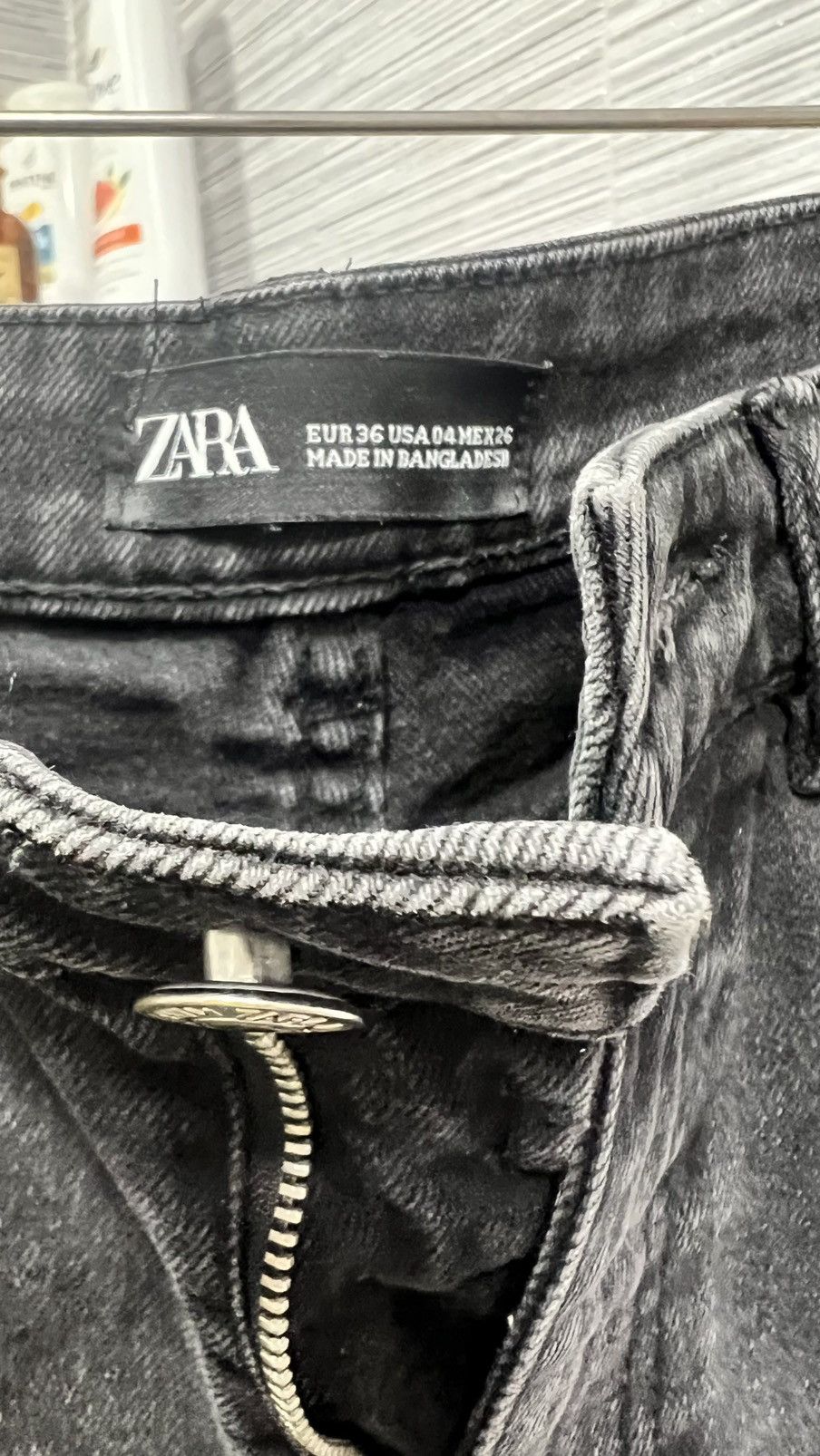 Zara Zara Jean Shorts Women’s Size 4 US Mex 26 Black Distressed Size 26" / US 2 / IT 38 - 5 Thumbnail