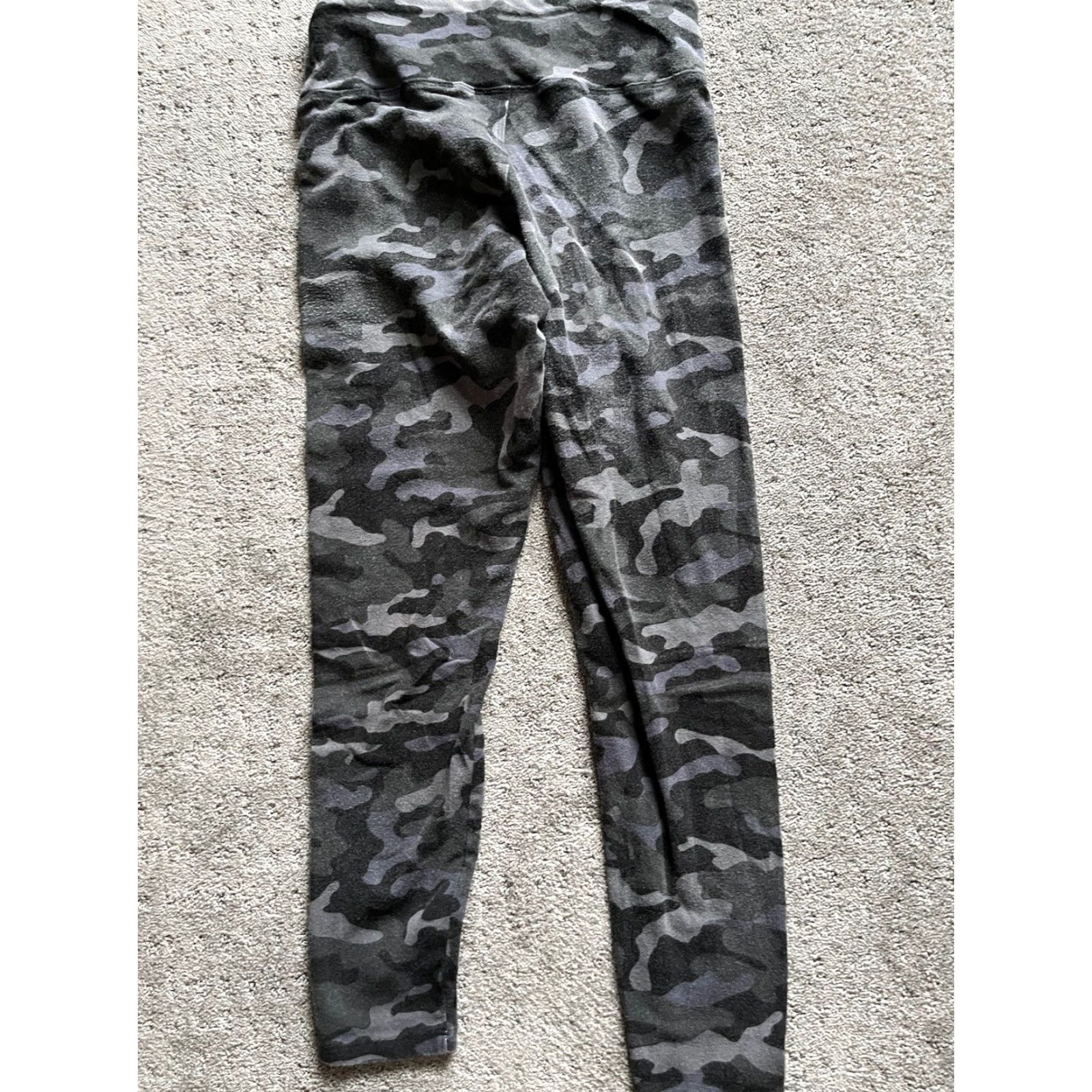 Express Express Women's Leggings Small Mid Rise Gray Camo Stretch Ankle Workout Pants, Express, Leggings, Women, S, Gray, Camouflage, 8.5-10.5 in Rise Size 28" / US 6 / IT 42 - 3 Thumbnail