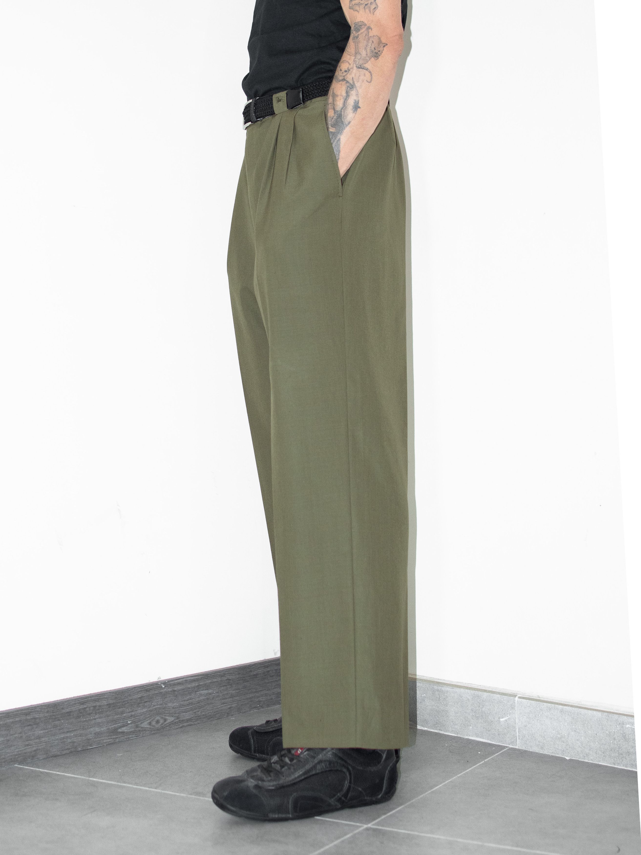 Burberry × Designer × Vintage OG burberry Vintage Green Wide leg pleated chino Trousers Size US 34 / EU 50 - 2 Thumbnail