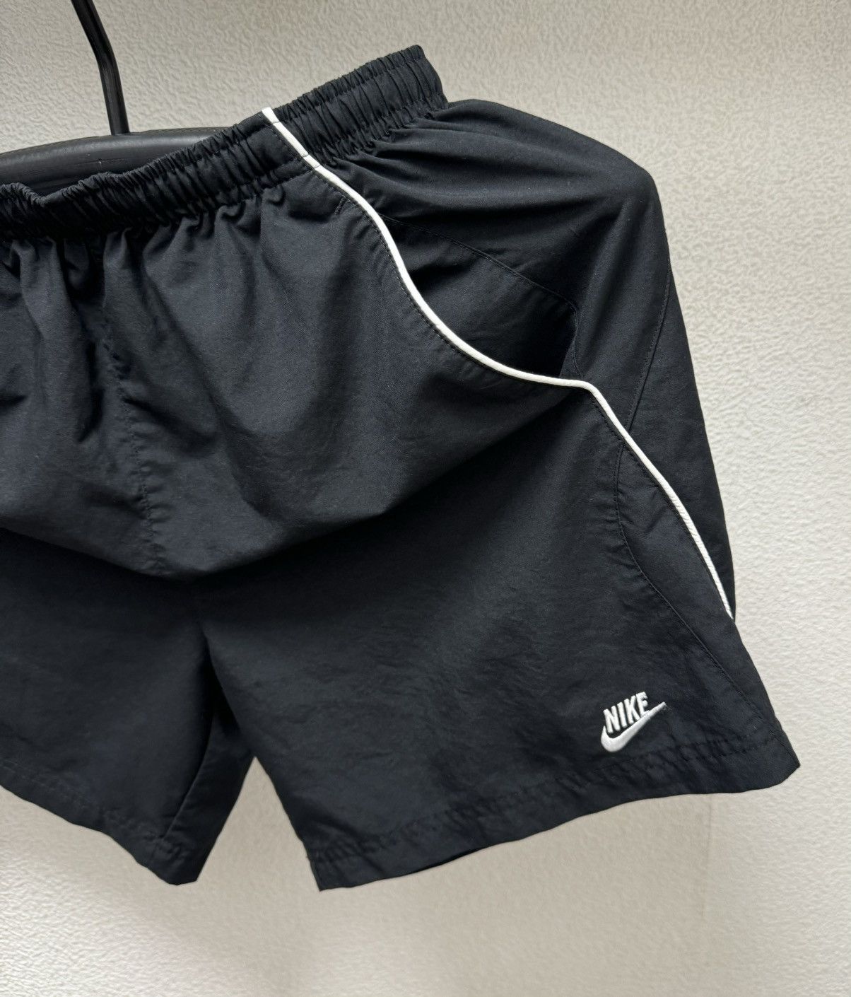 Nike Nike nylon vintage shorts 32 M sz black Size US 32 / EU 48 - 7 Thumbnail