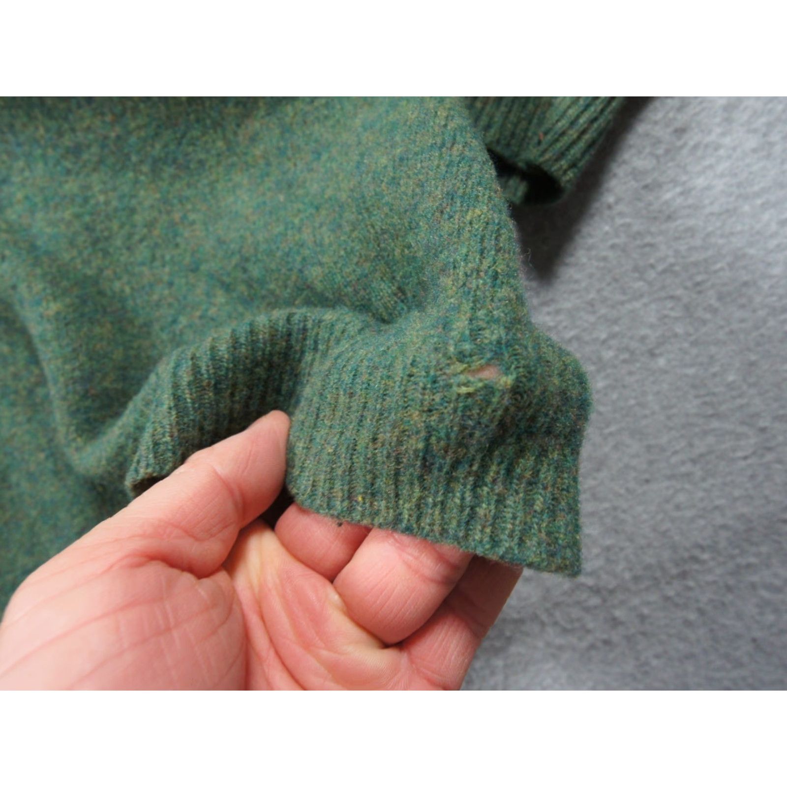 Vintage VINTAGE Brent Sweater Womens Medium Green Vneck Knit Wool Montgomery FLAWS Size M / US 6-8 / IT 42-44 - 5 Thumbnail