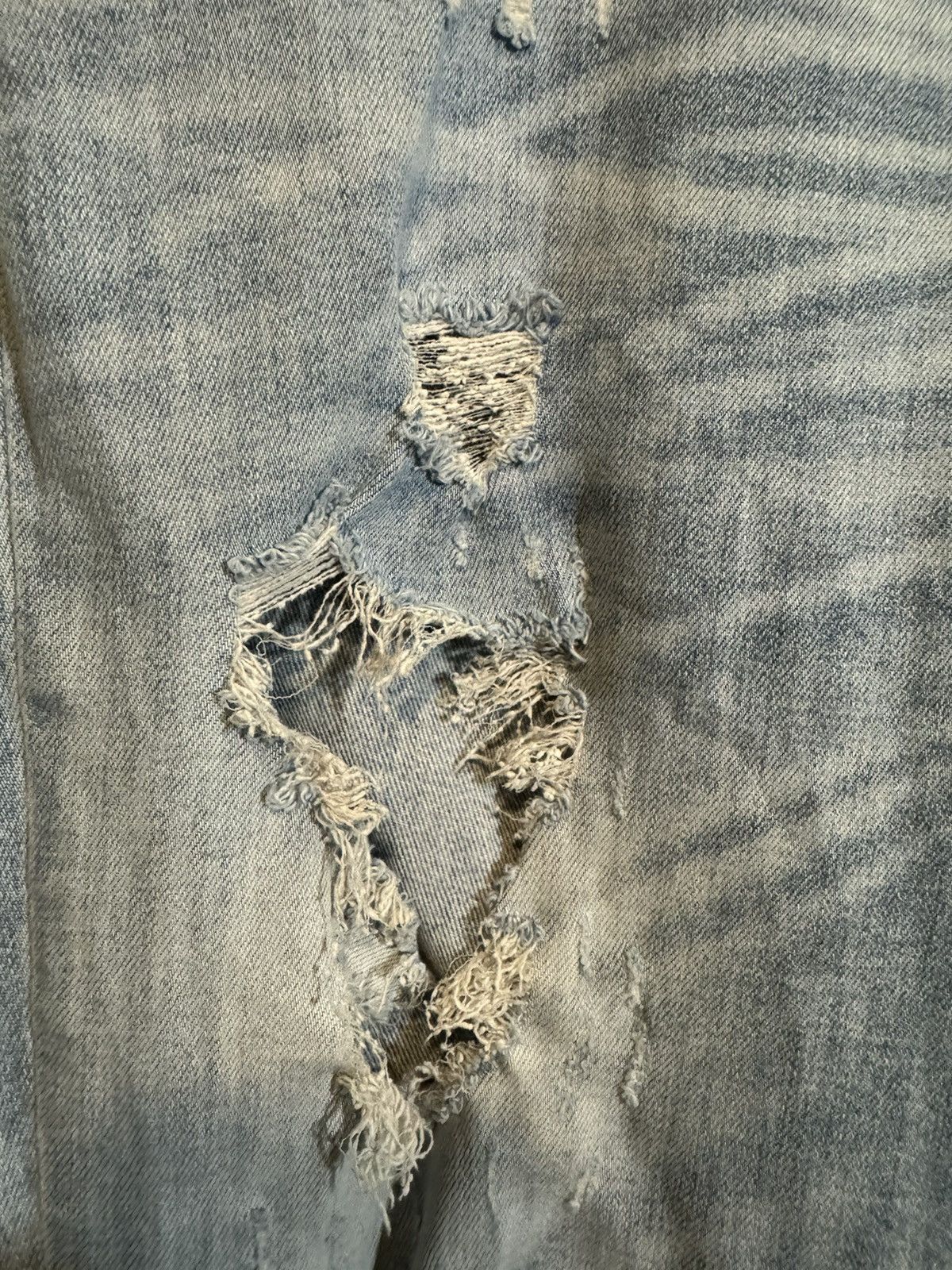 Amiri EUC Amiri Distressed Denim Skinny Jeans Size US 36 / EU 52 - 4 Thumbnail