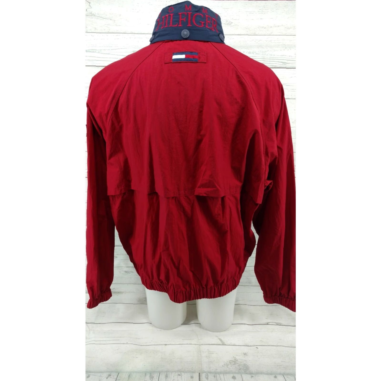 Tommy Hilfiger VINTAGE Tommy Hilfiger Mens Windbreaker Jacket XL Full Zip Sailin g Red Nylon Front Zip Vintage Windbreaker Size US XL / EU 56 / 4 - 6 Thumbnail