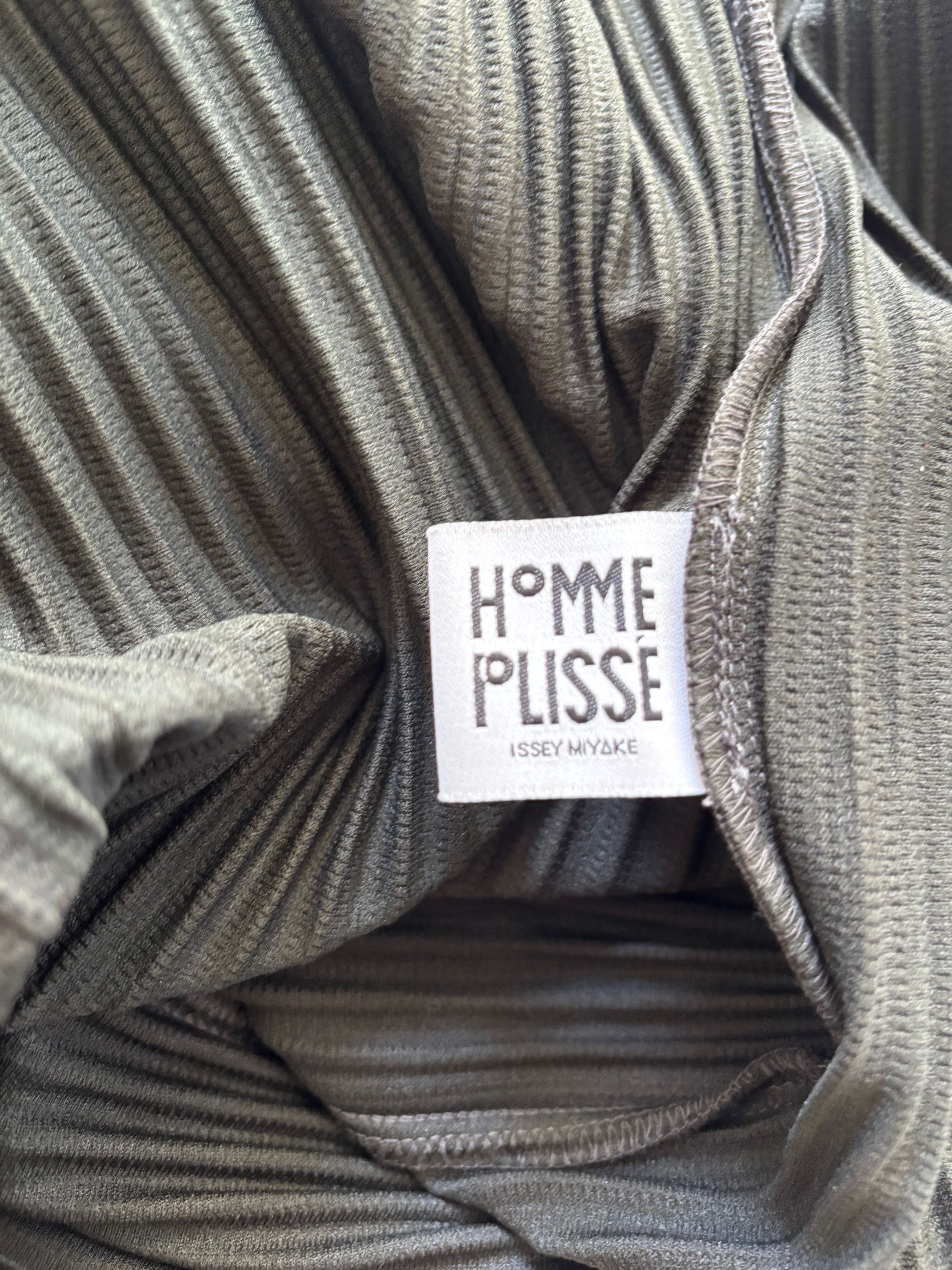 Homme Plisse Issey Miyake Homme Plisse Issey Miyake Dark Green Jumpsuit in size 1 Size US 32 / EU 48 - 7 Thumbnail
