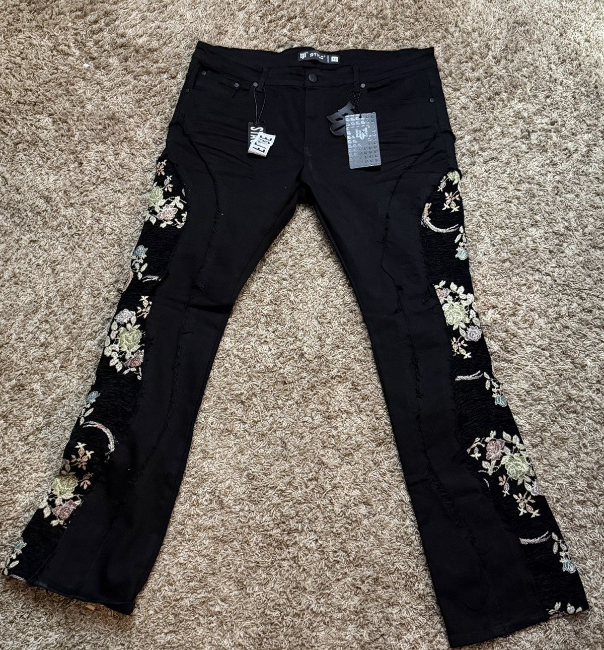 Other Stylo Black Embroidered Floral Flare Denim JeansMen's Size US 42 / EU 58 - 1 Thumbnail