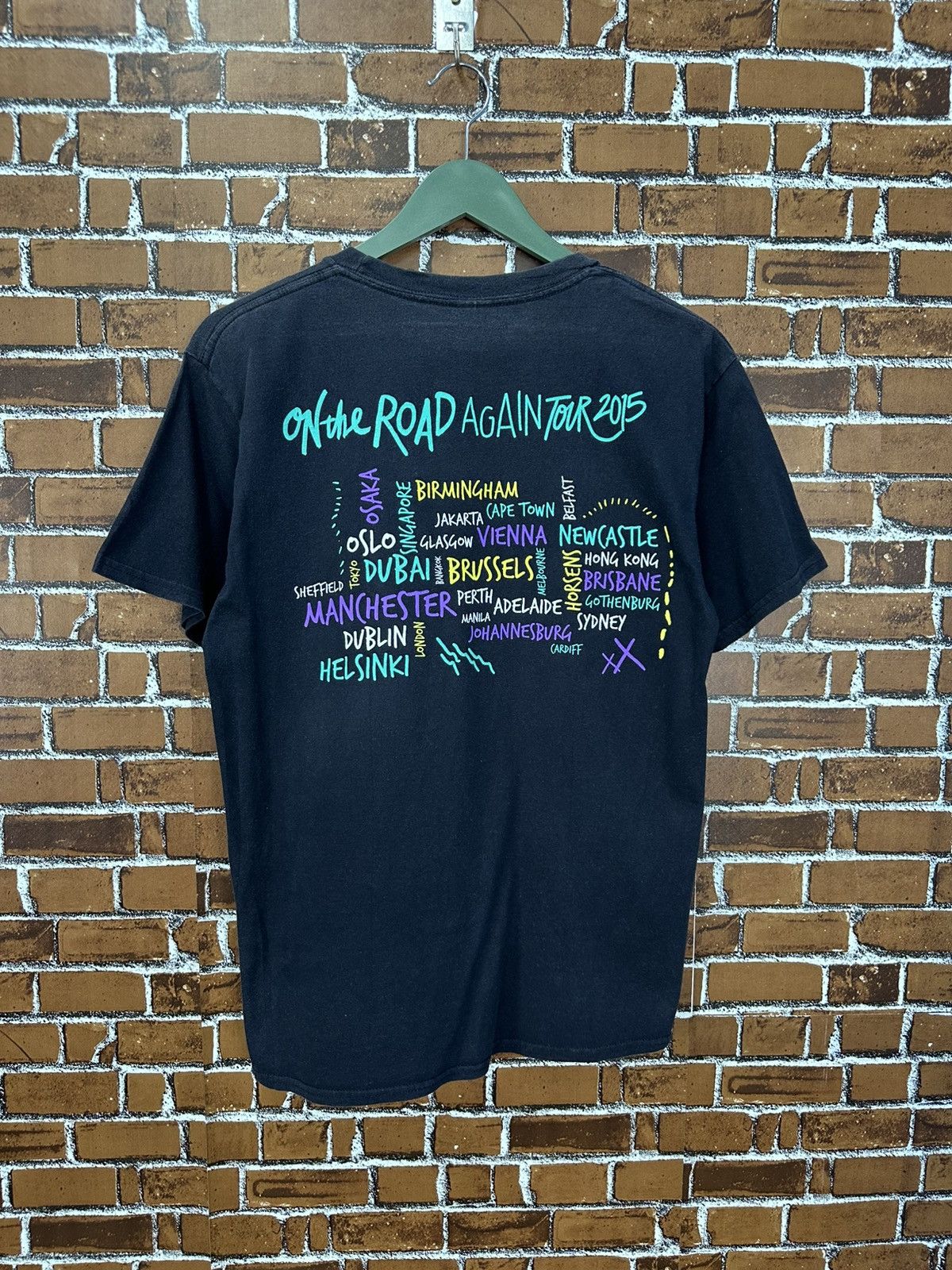 Band Tees One Direction On The Road Again Tour 2015 Tshirt A1009 Size US M / EU 48-50 / 2 - 4 Thumbnail