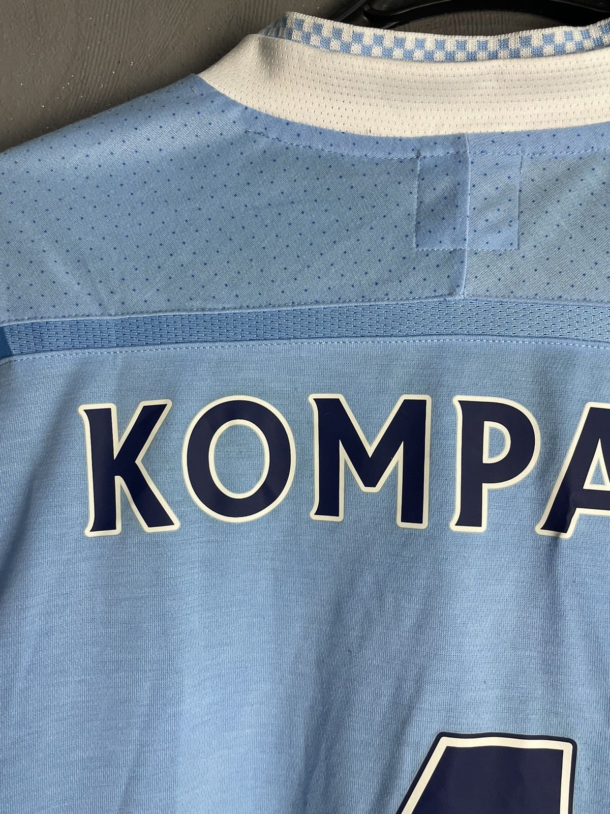 Umbro #4 Vincent Kompany Umbro Manchester City 2011 long sleeve Size US L / EU 52-54 / 3 - 10 Thumbnail
