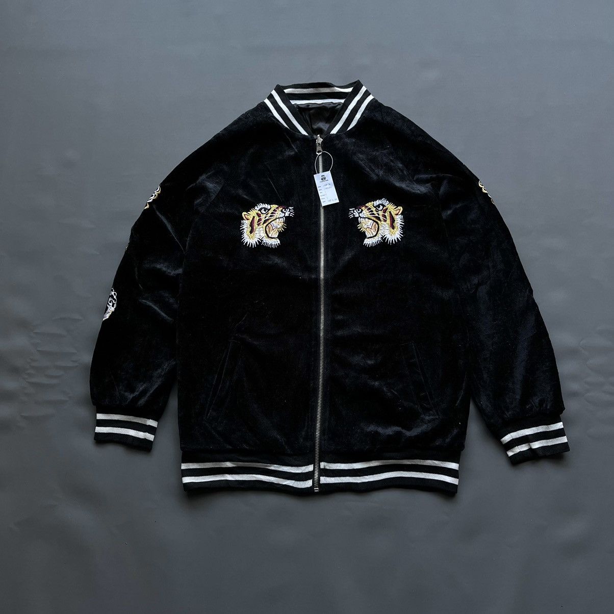 Japanese Brand × Vintage Vintage Sukajan Japan Souvenir Bomber Jacket Dragon & Tiger Size US M / EU 48-50 / 2 - 1 Thumbnail